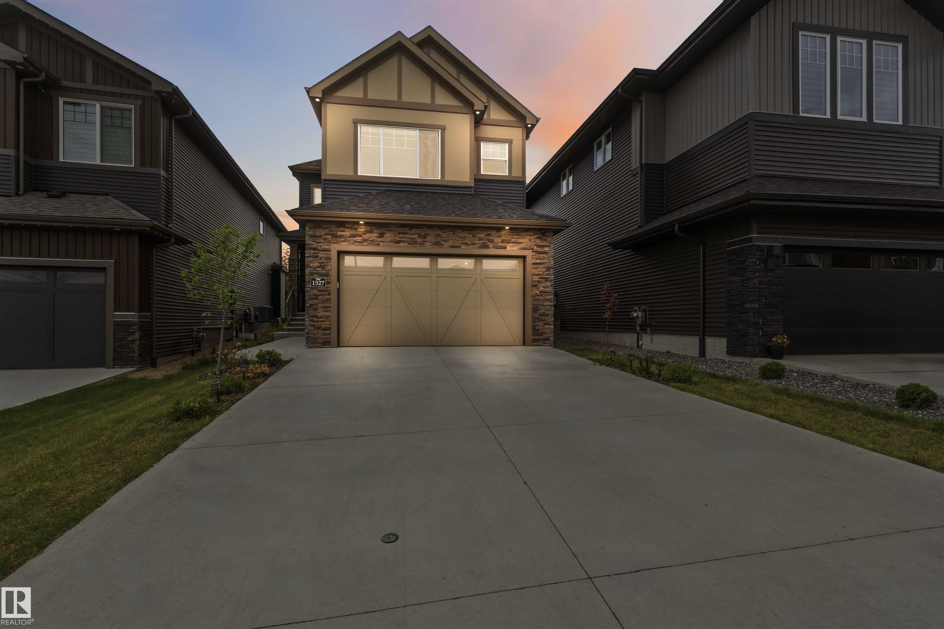 Photo 2 at 1527 Esaiw Place NW, Edgemont, Edmonton