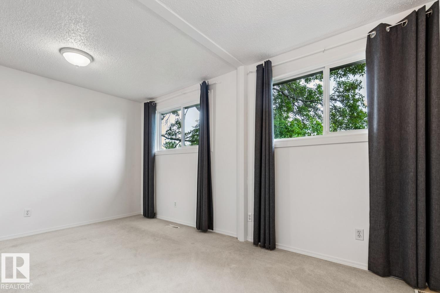 Photo 22 at 1131 Hooke Road NW, Overlanders, Edmonton