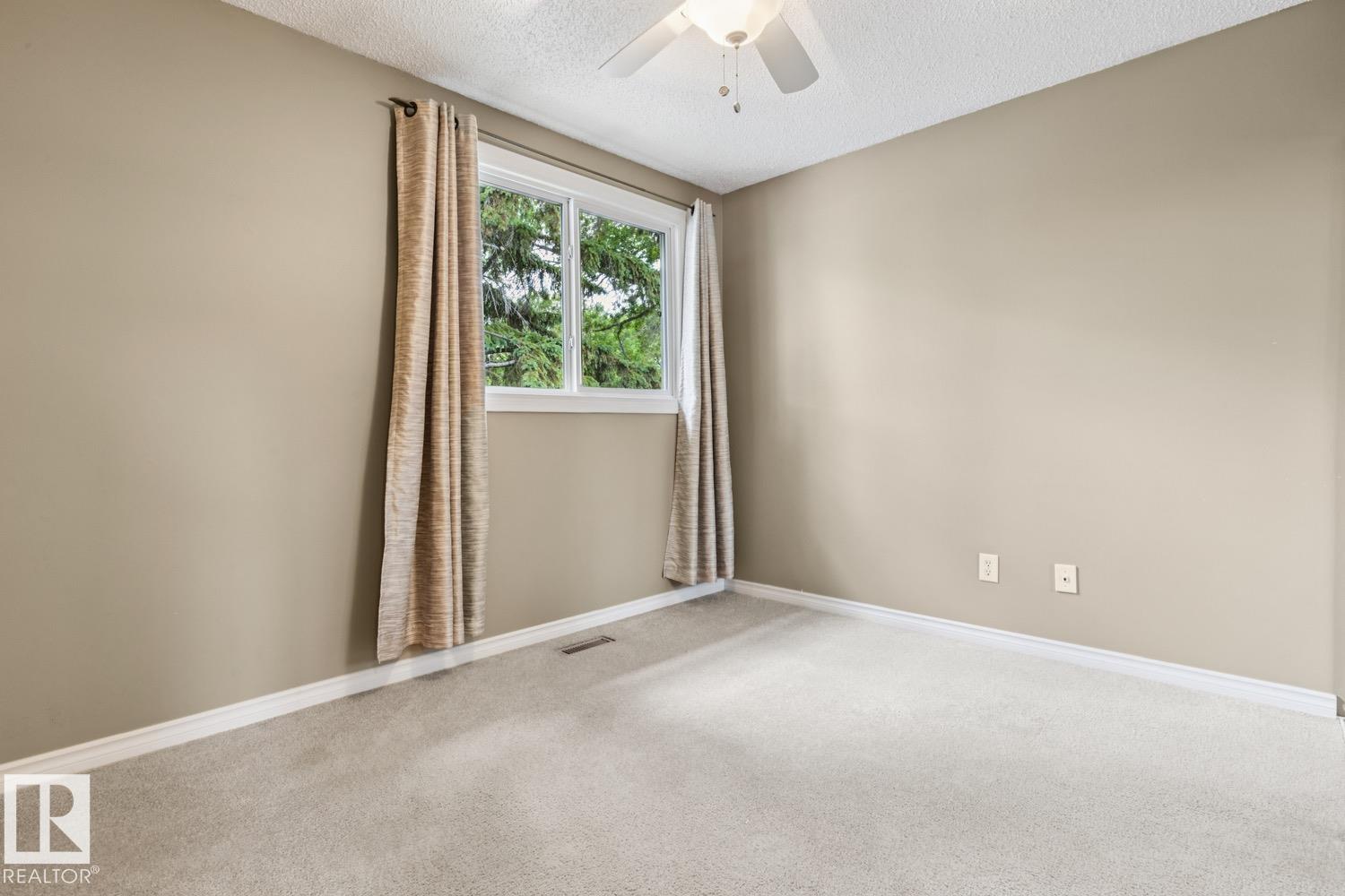 Photo 27 at 1131 Hooke Road NW, Overlanders, Edmonton