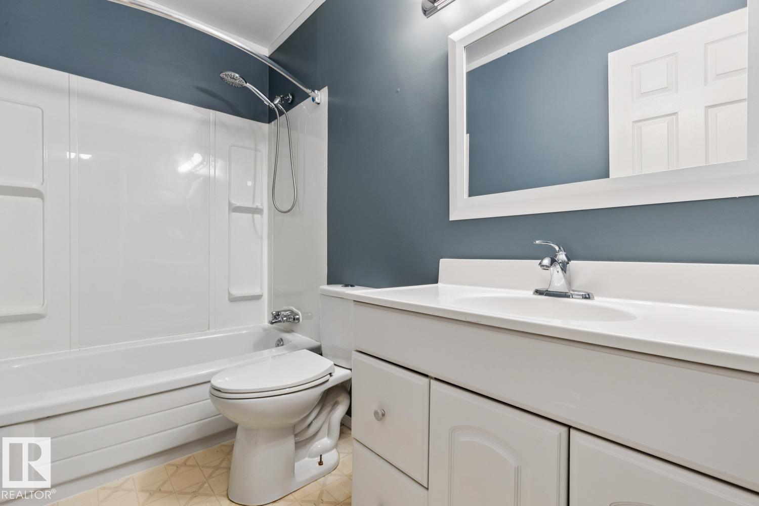 Photo 32 at 1131 Hooke Road NW, Overlanders, Edmonton