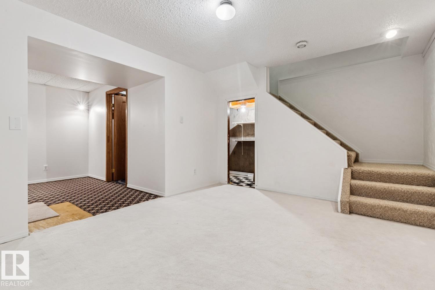 Photo 33 at 1131 Hooke Road NW, Overlanders, Edmonton