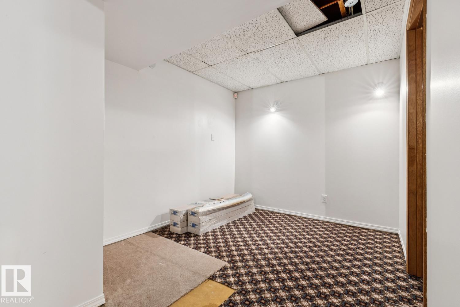 Photo 36 at 1131 Hooke Road NW, Overlanders, Edmonton