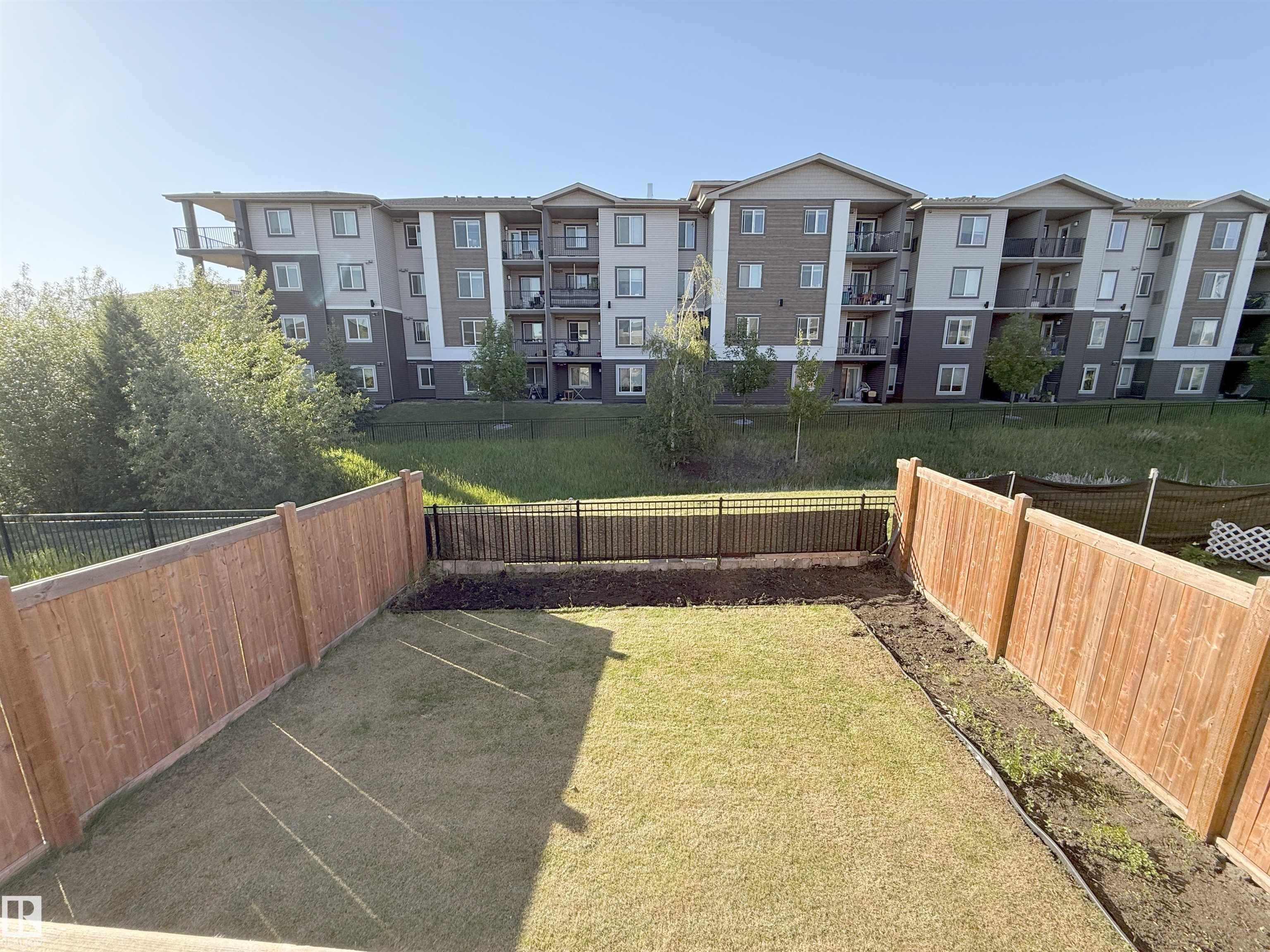 Photo 11 at 228 42 Avenue NW, Maple Crest, Edmonton