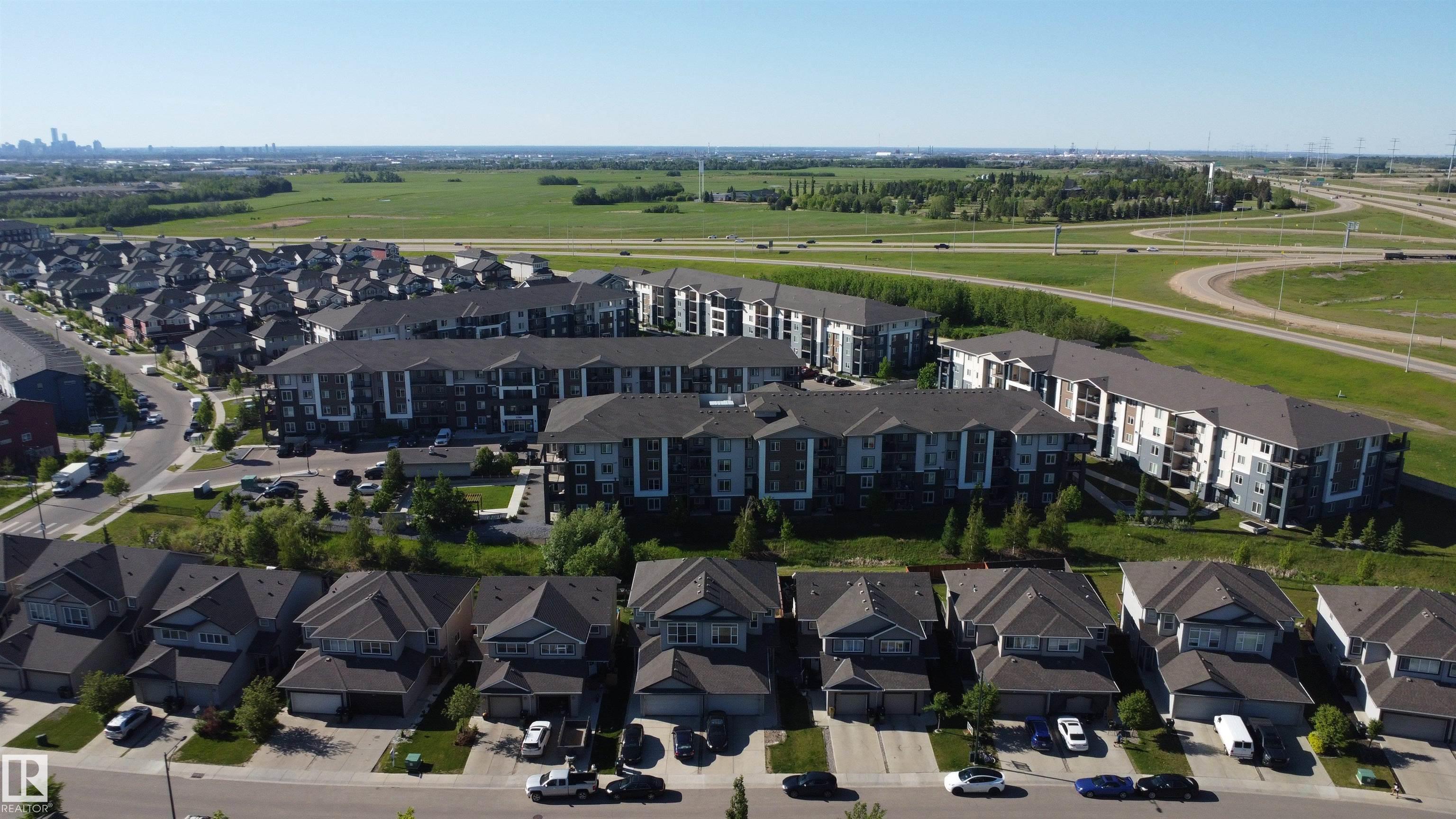 Photo 4 at 228 42 Avenue NW, Maple Crest, Edmonton