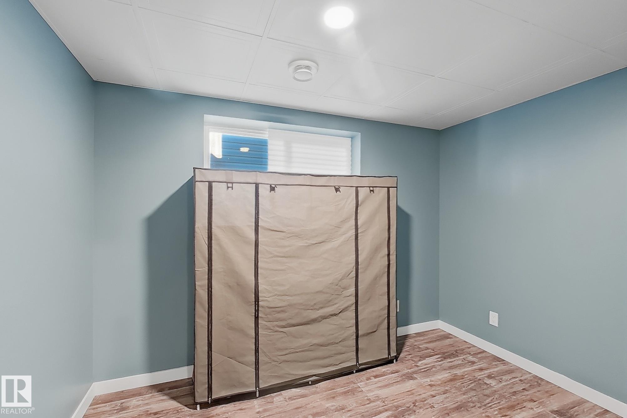 Photo 37 at 228 42 Avenue NW, Maple Crest, Edmonton