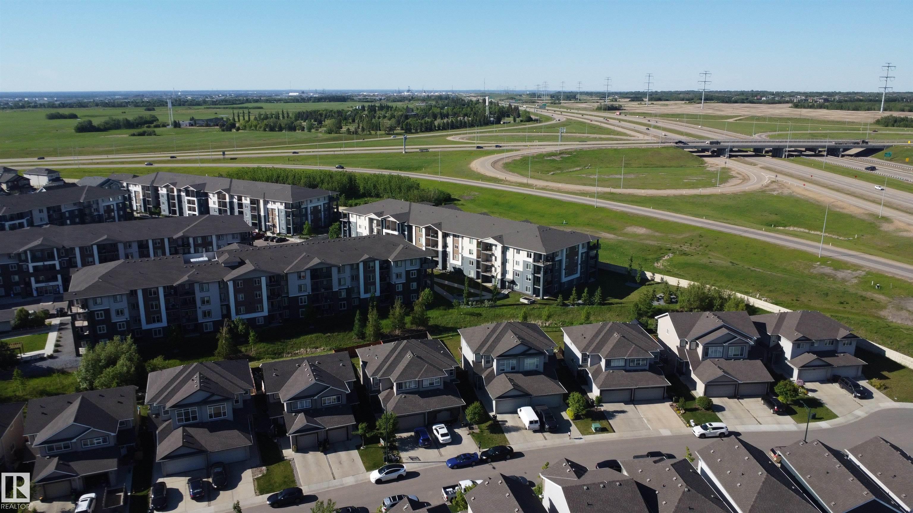 Photo 5 at 228 42 Avenue NW, Maple Crest, Edmonton