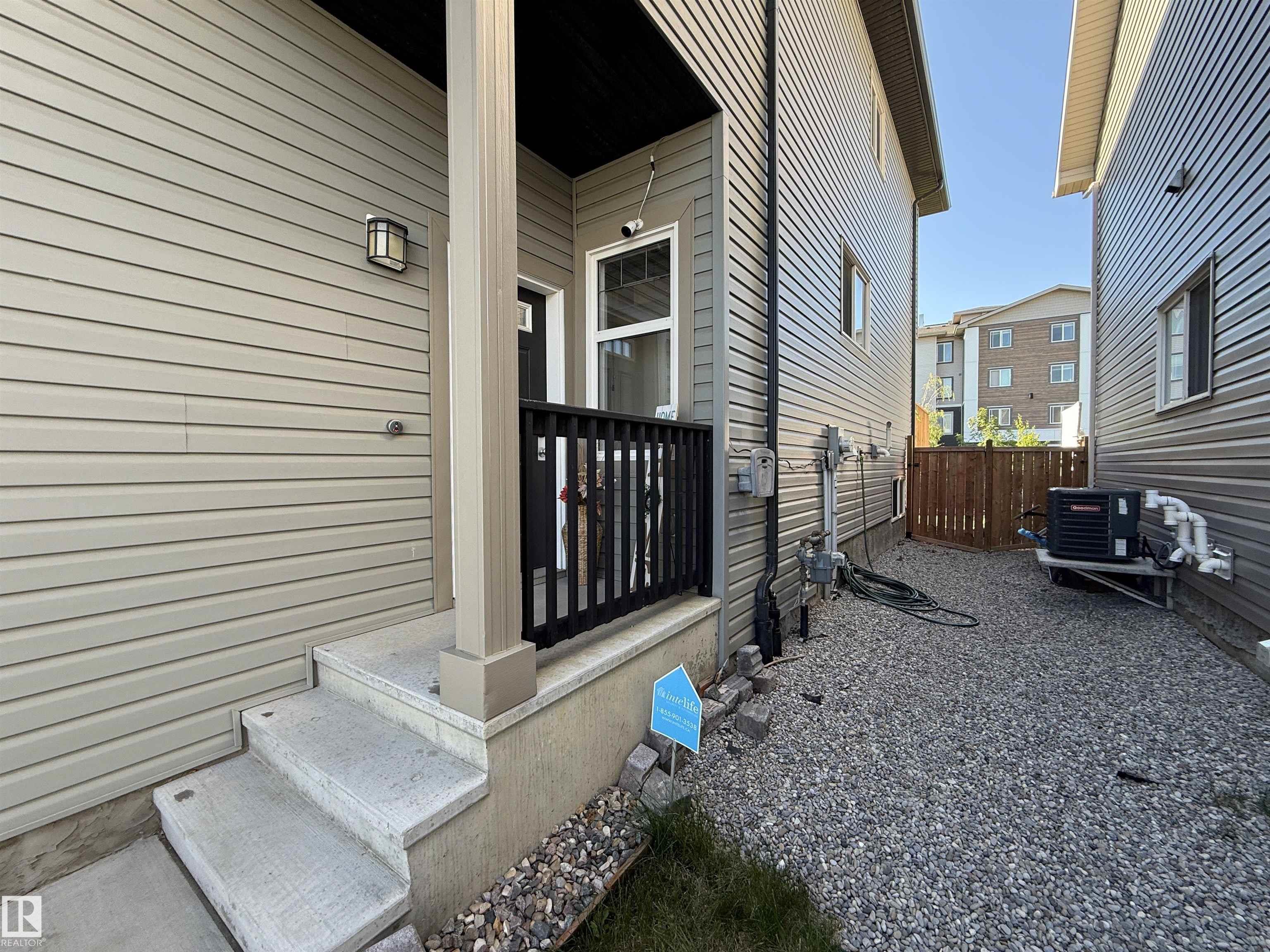 Photo 7 at 228 42 Avenue NW, Maple Crest, Edmonton