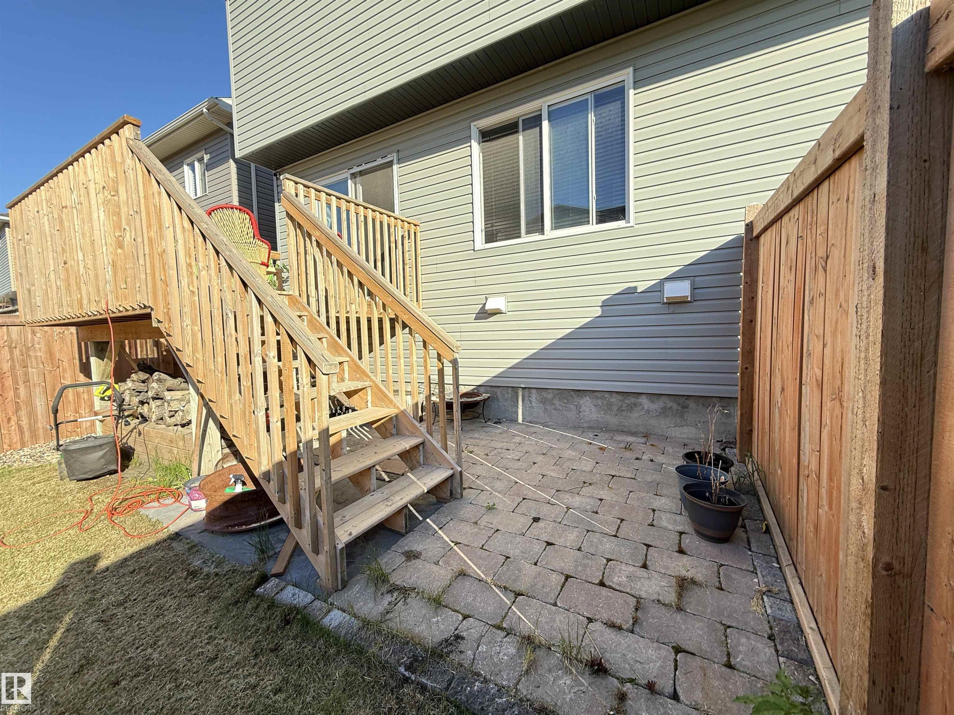 Photo 9 at 228 42 Avenue NW, Maple Crest, Edmonton