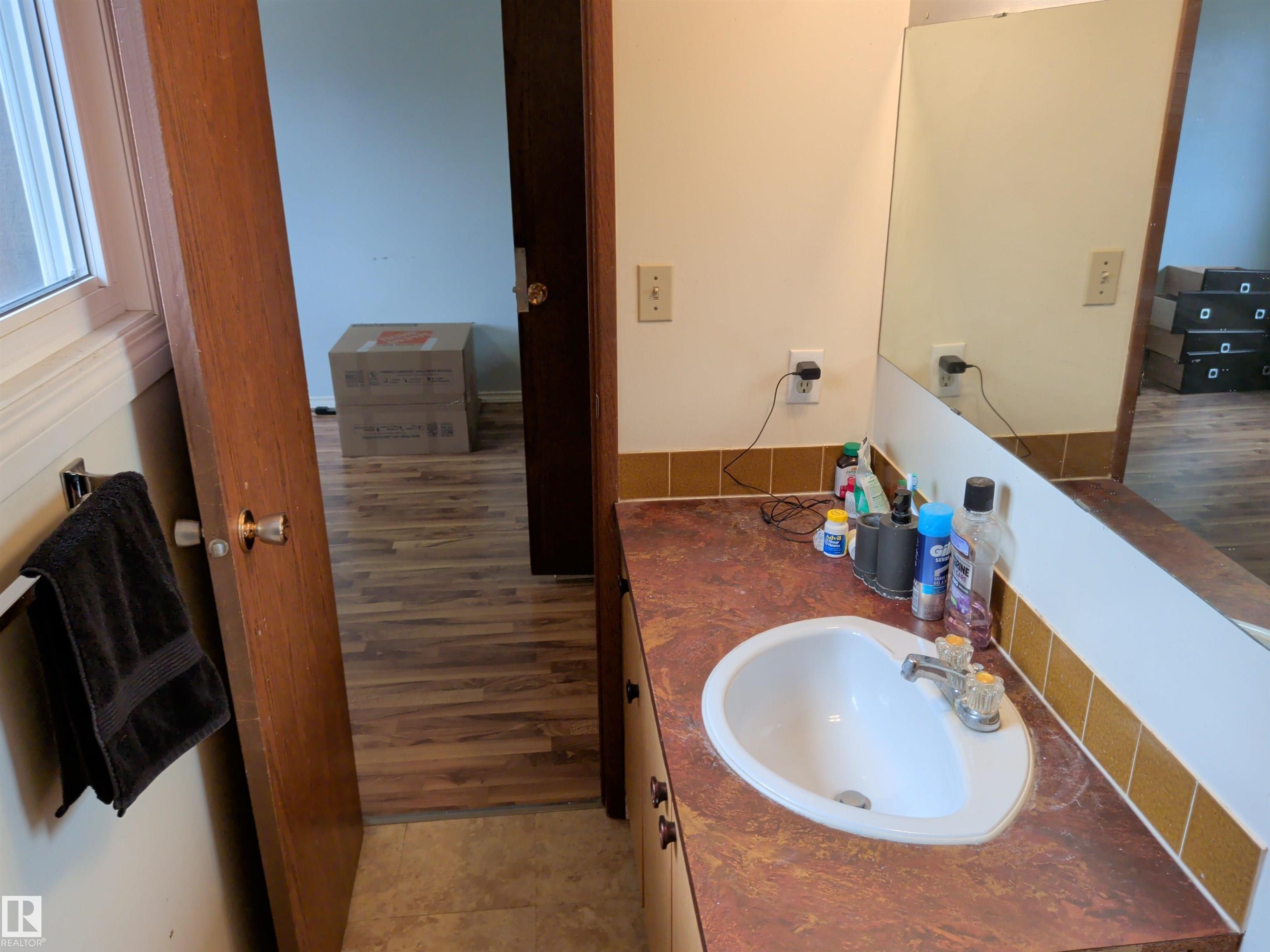 Photo 15 at 2724 105 Street NW, Ermineskin, Edmonton