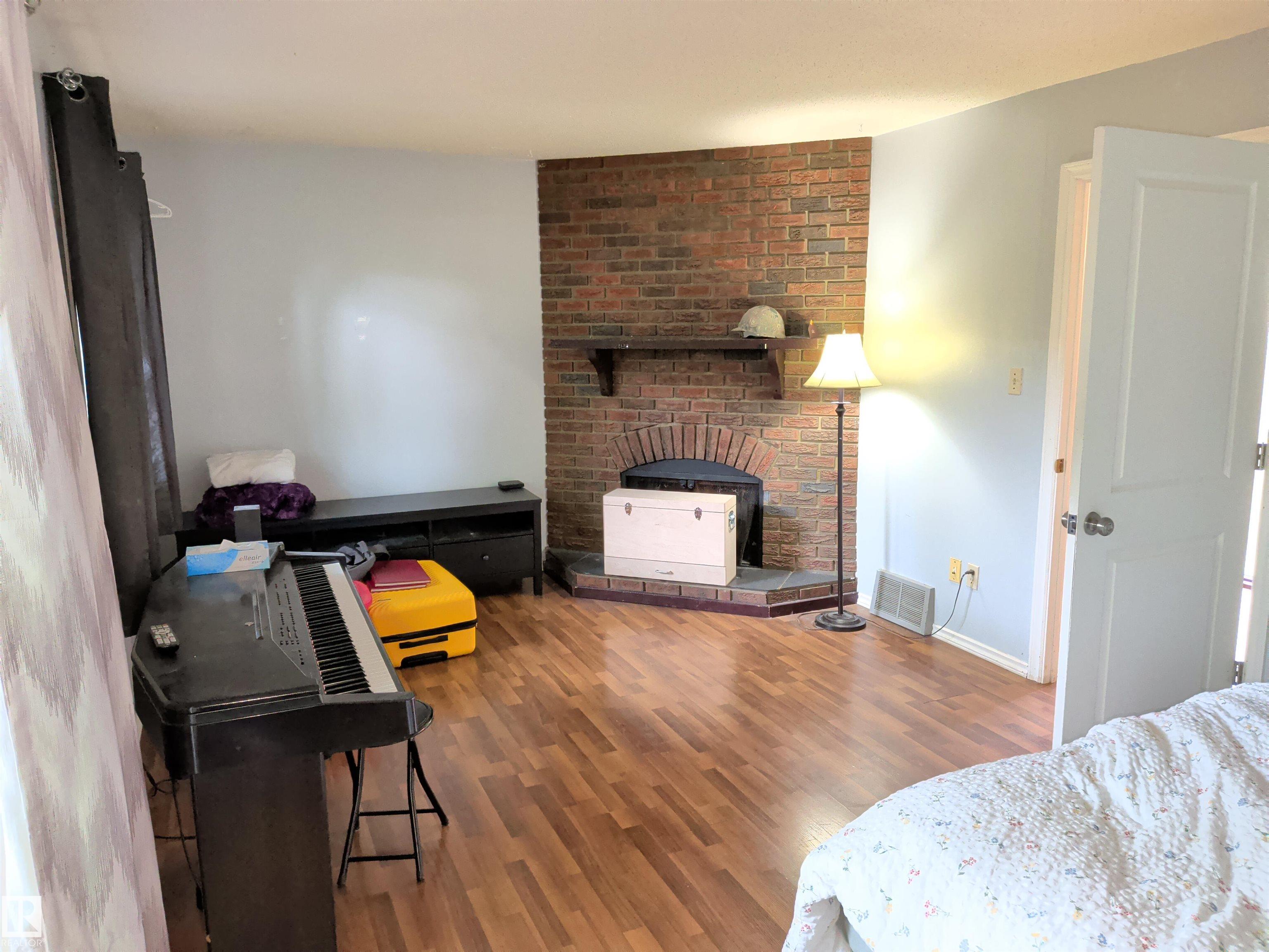 Photo 5 at 2724 105 Street NW, Ermineskin, Edmonton