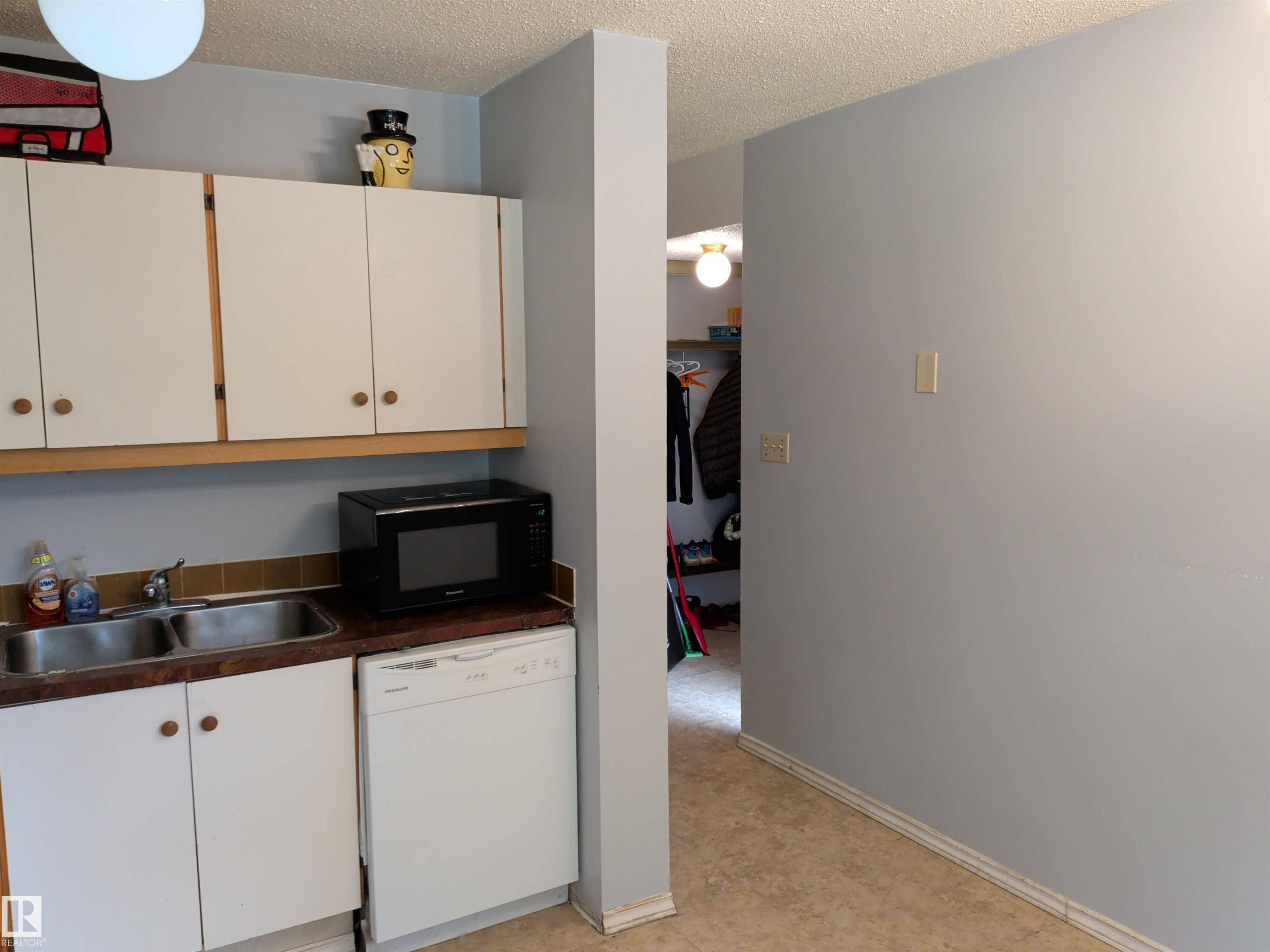 Photo 7 at 2724 105 Street NW, Ermineskin, Edmonton