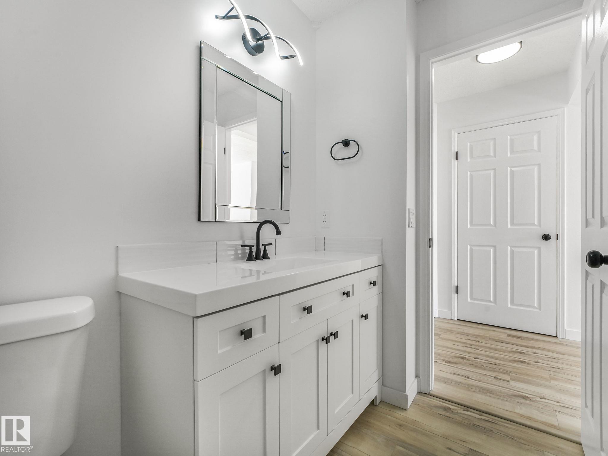 Photo 11 at 4103 28 Avenue NW, Bisset, Edmonton