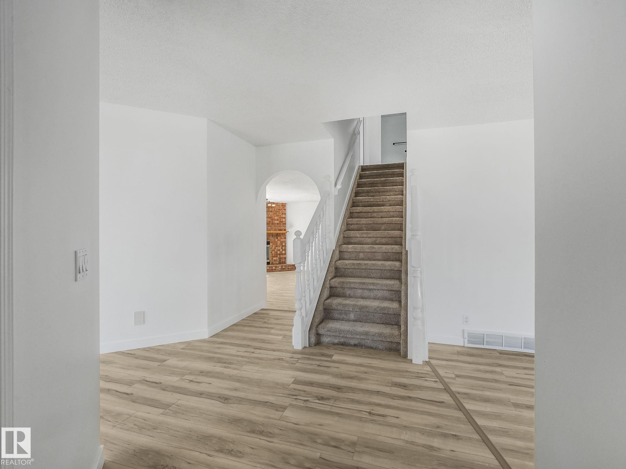 Photo 14 at 4103 28 Avenue NW, Bisset, Edmonton