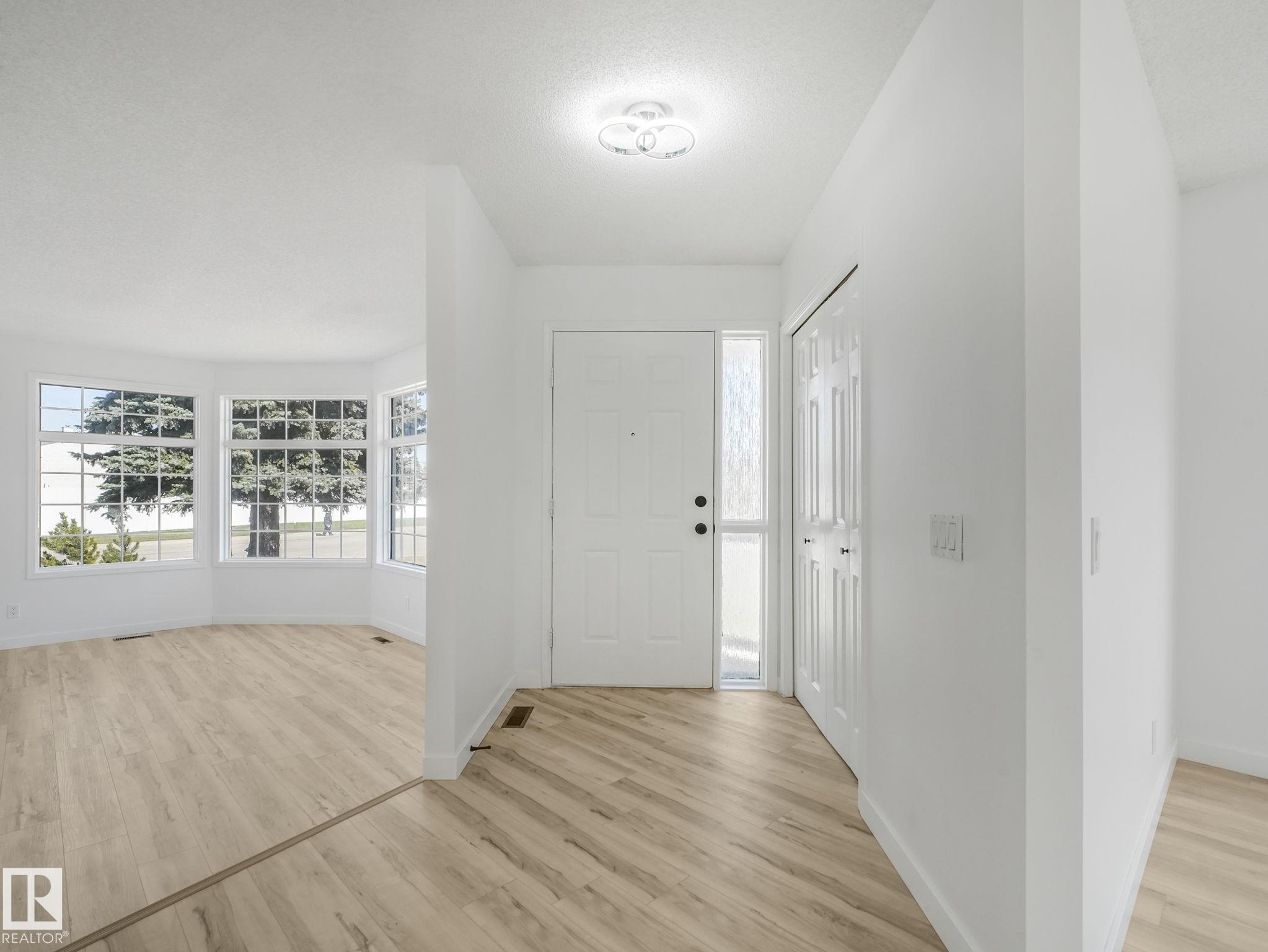 Photo 6 at 4103 28 Avenue NW, Bisset, Edmonton