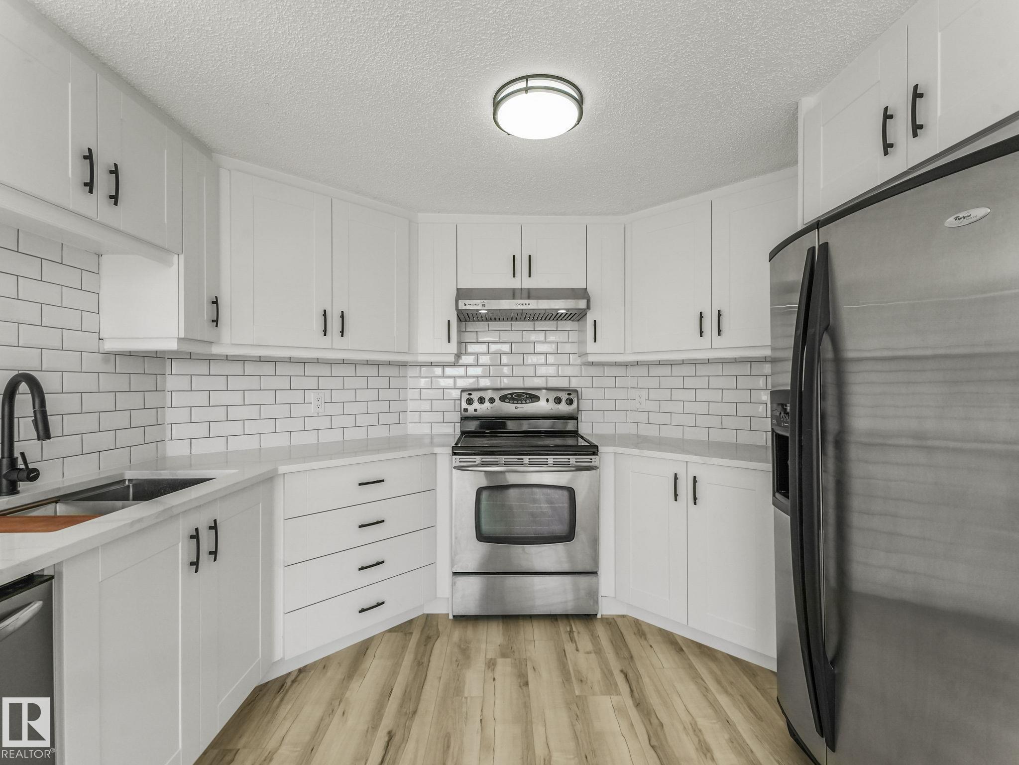 Photo 10 at 4103 28 Avenue NW, Bisset, Edmonton