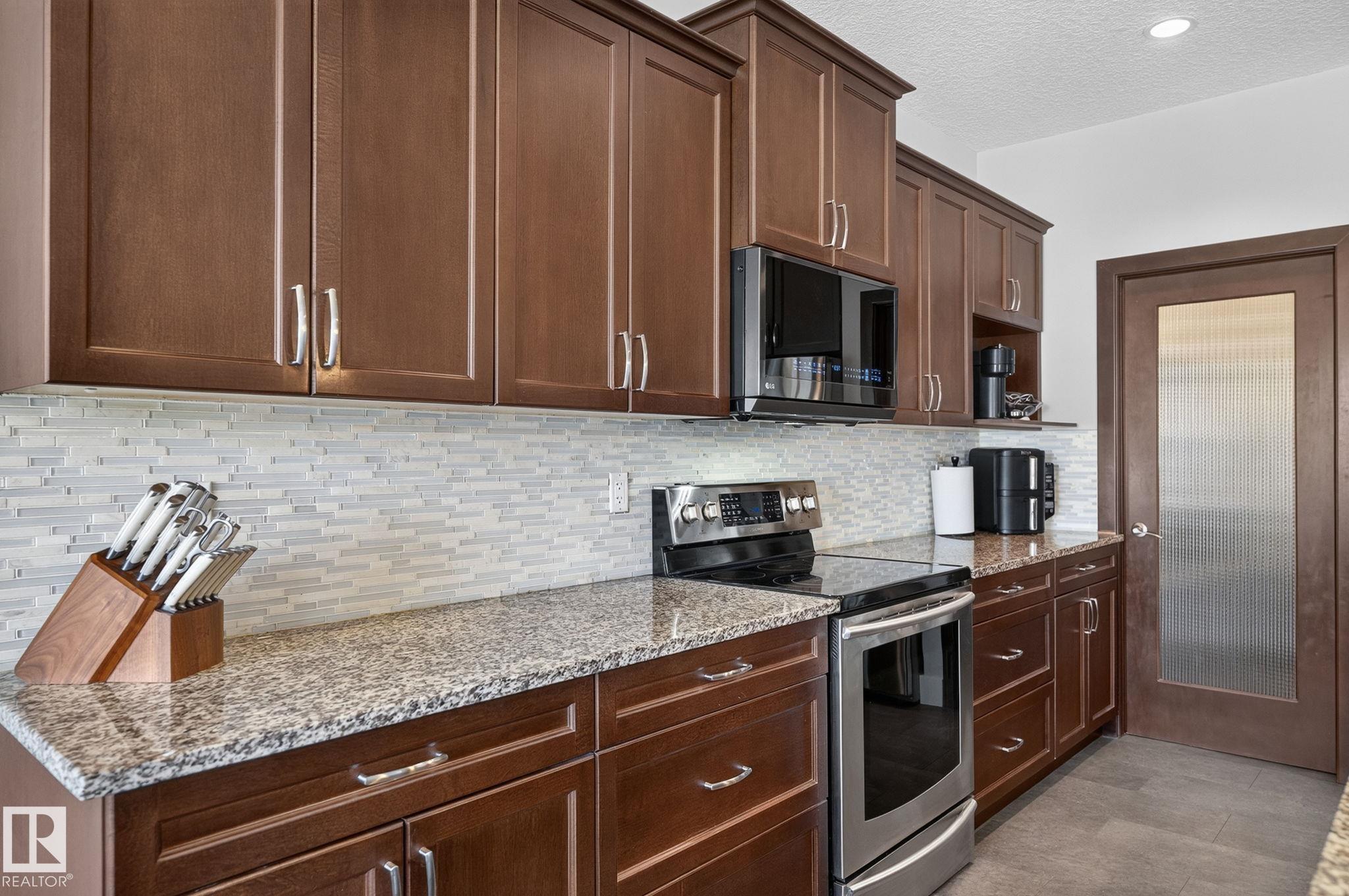 Photo 32 at 14016 161 Avenue NW, Carlton, Edmonton