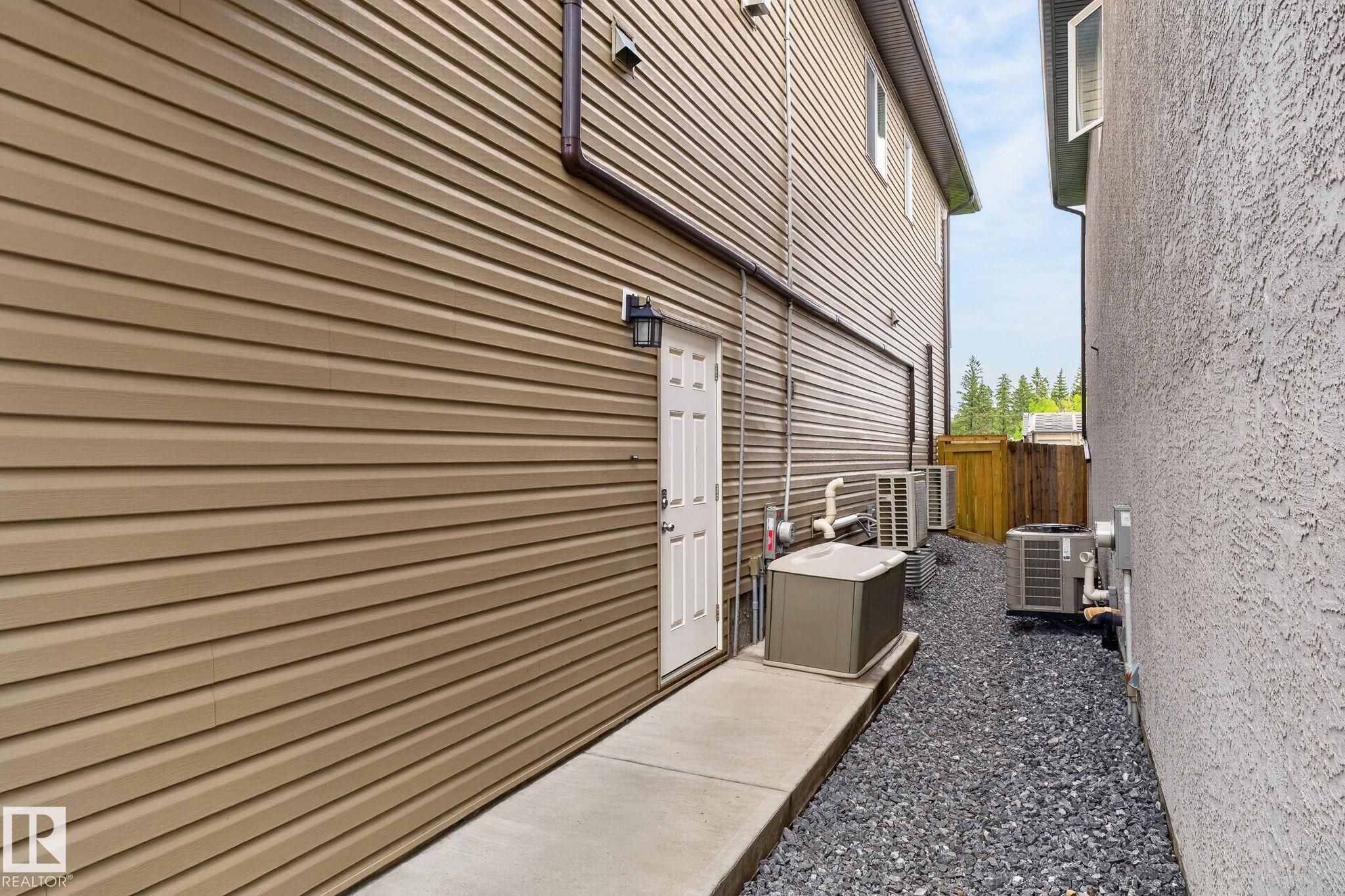 Photo 10 at 14016 161 Avenue NW, Carlton, Edmonton