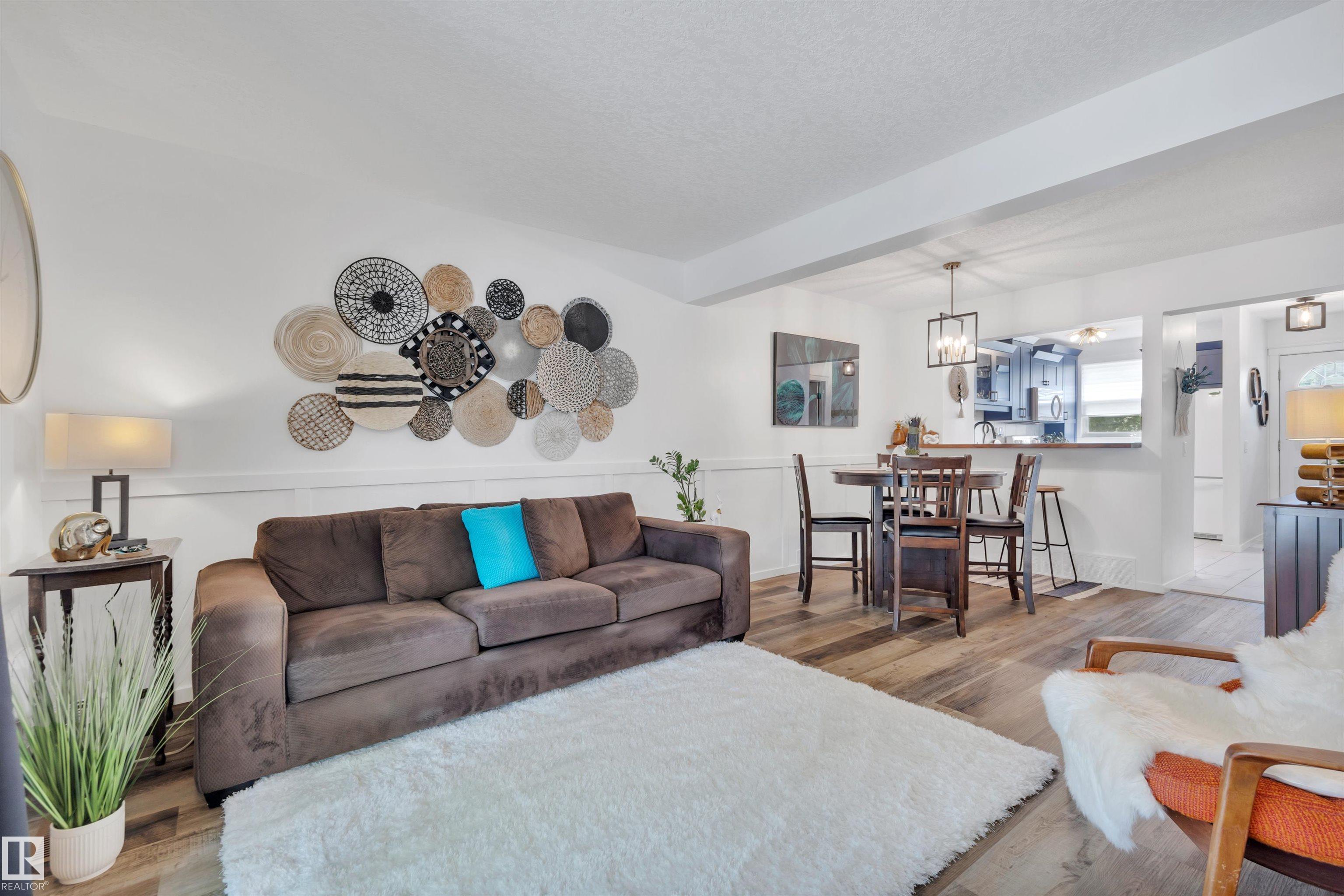 Photo 13 at 44 - 2024 57 Street NW, Meyokumin, Edmonton