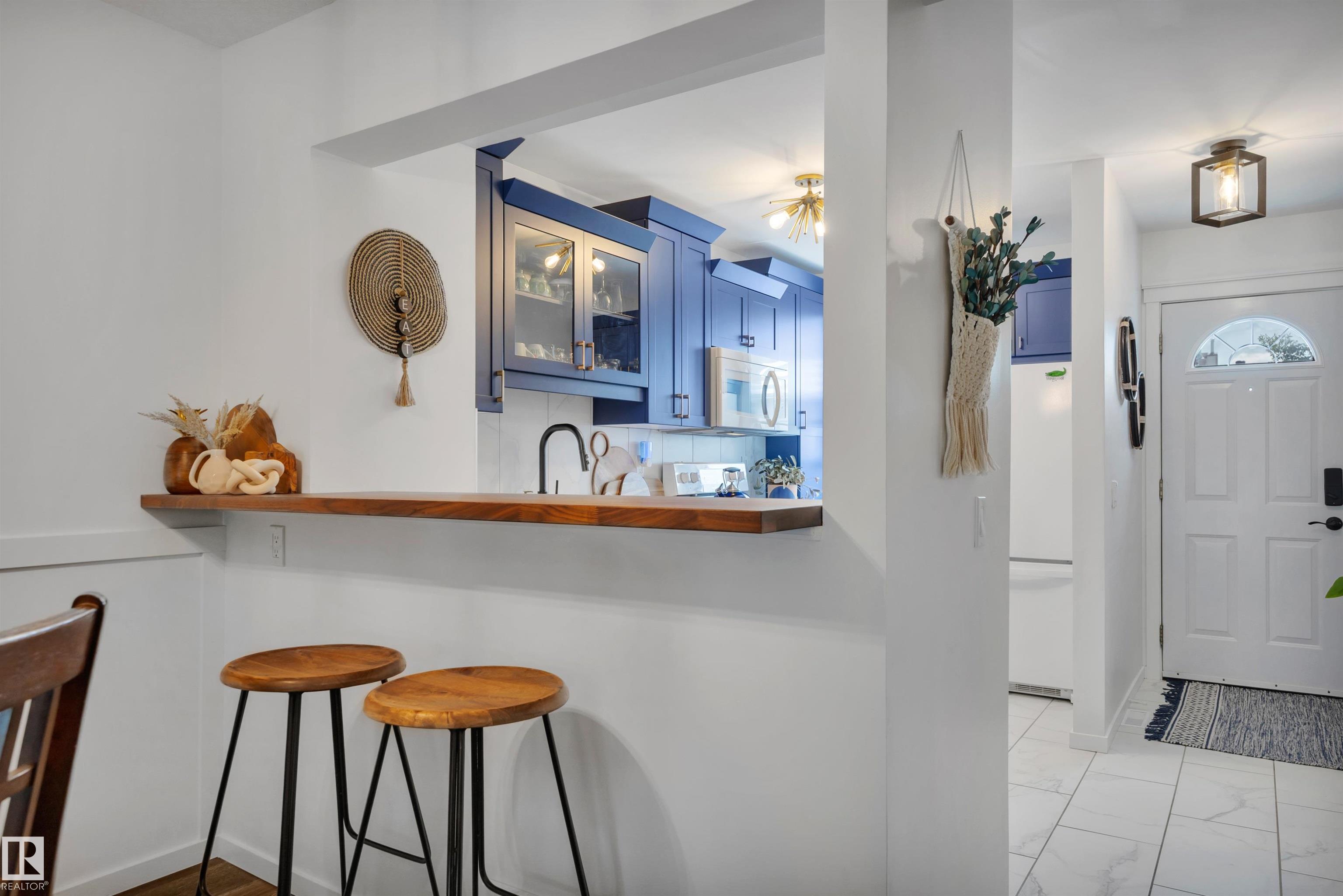 Photo 6 at 44 - 2024 57 Street NW, Meyokumin, Edmonton