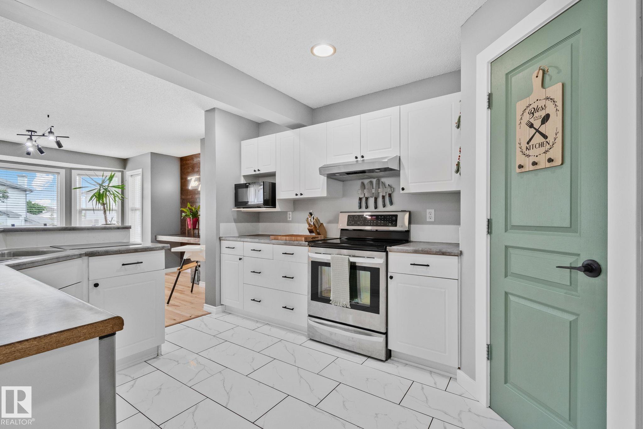 Photo 11 at 174 Lakeland Drive, Lakewood, Spruce Grove