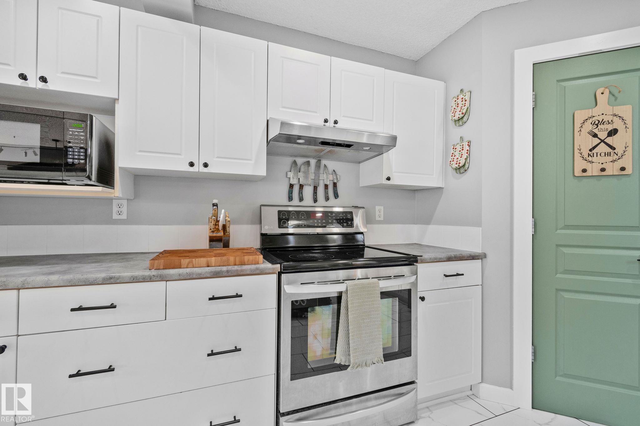 Photo 12 at 174 Lakeland Drive, Lakewood, Spruce Grove