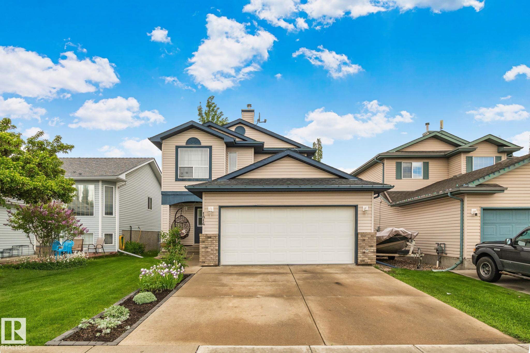 Photo 3 at 174 Lakeland Drive, Lakewood, Spruce Grove