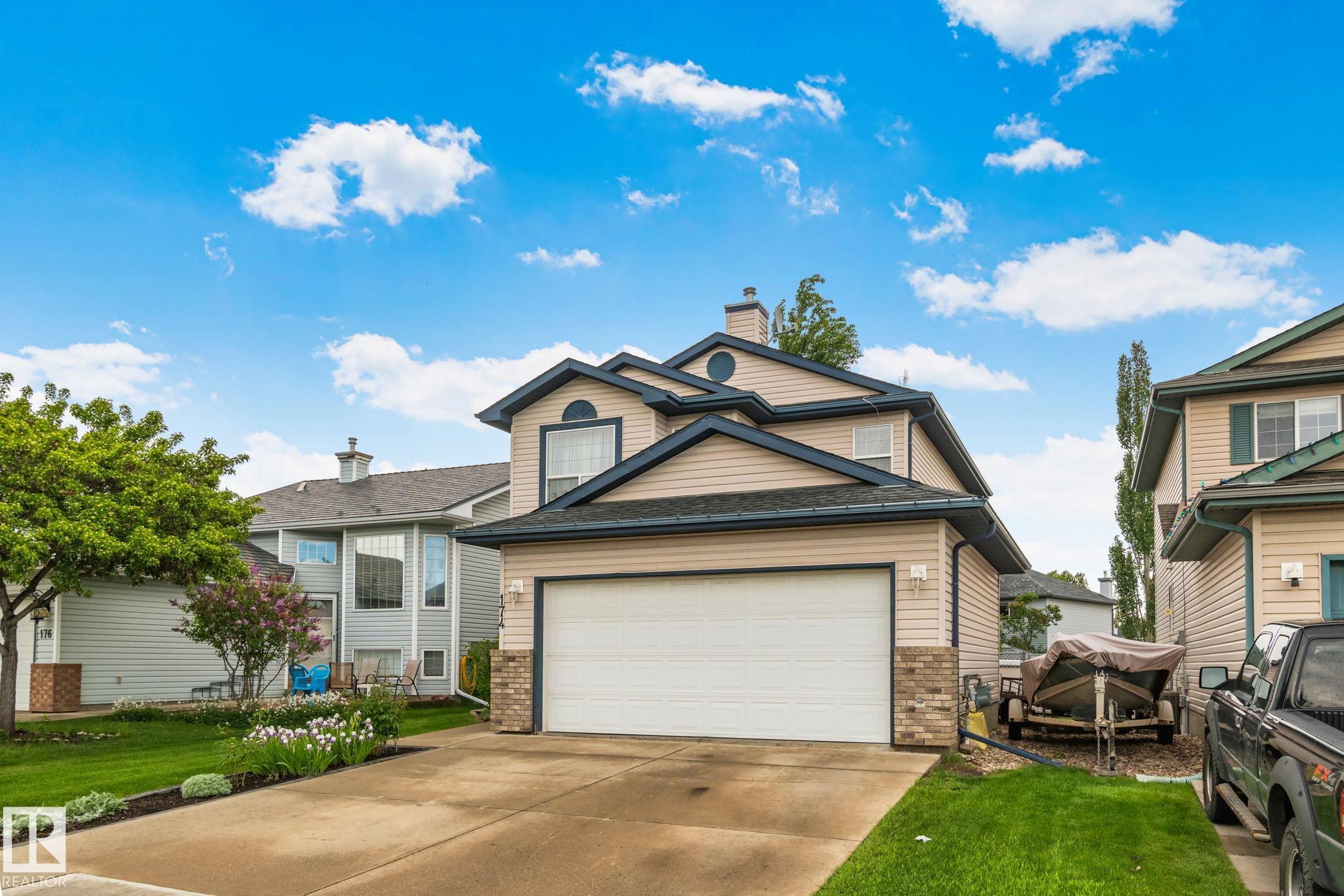 Photo 4 at 174 Lakeland Drive, Lakewood, Spruce Grove