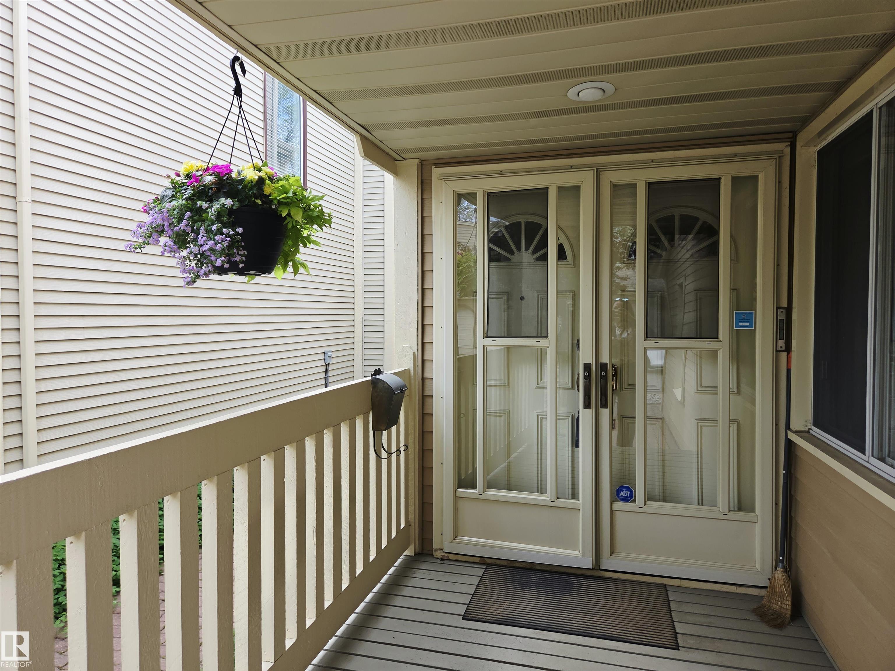 Photo 2 at 1057 109 Street NW, Bearspaw, Edmonton
