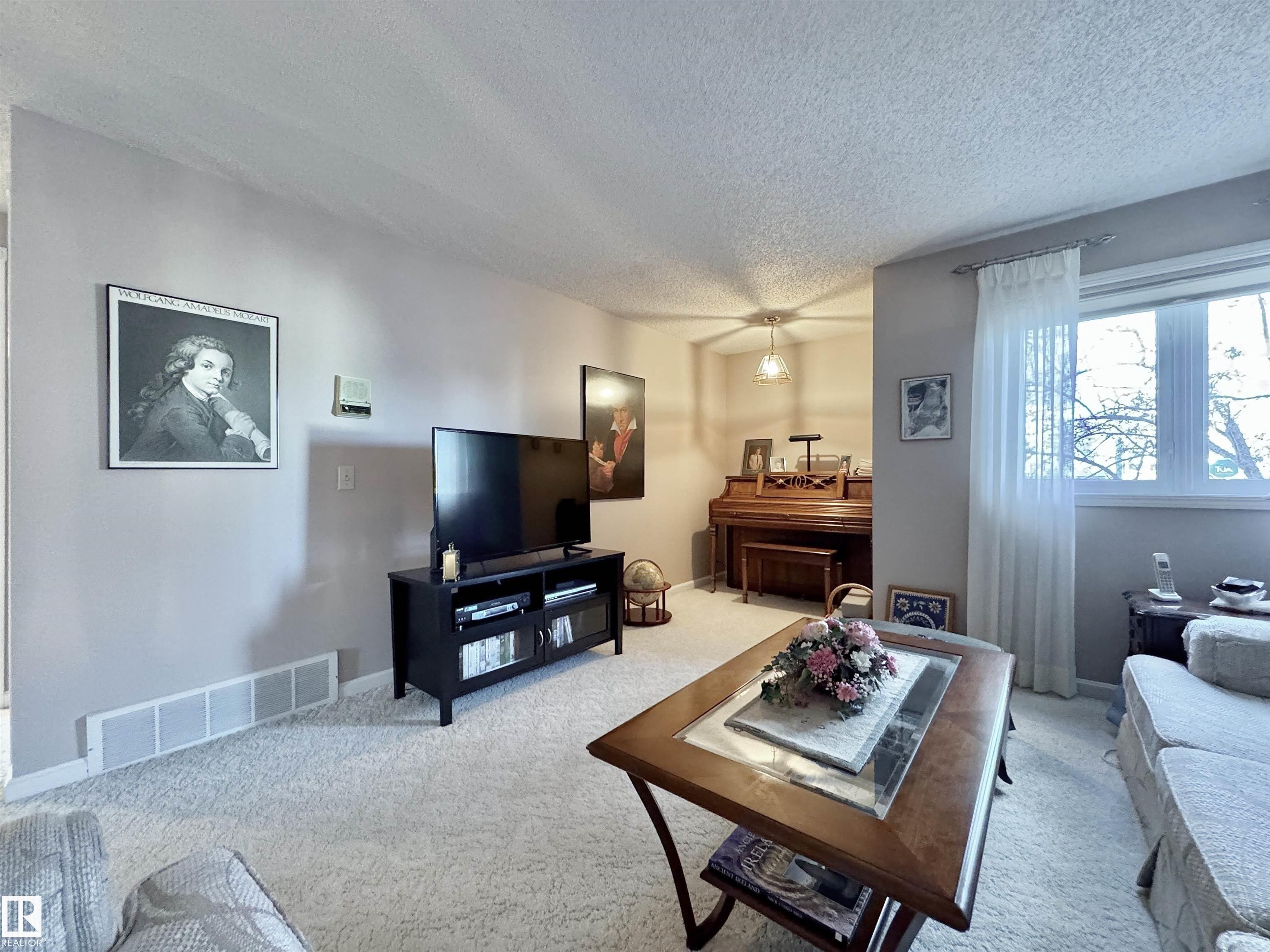 Photo 13 at 1057 109 Street NW, Bearspaw, Edmonton