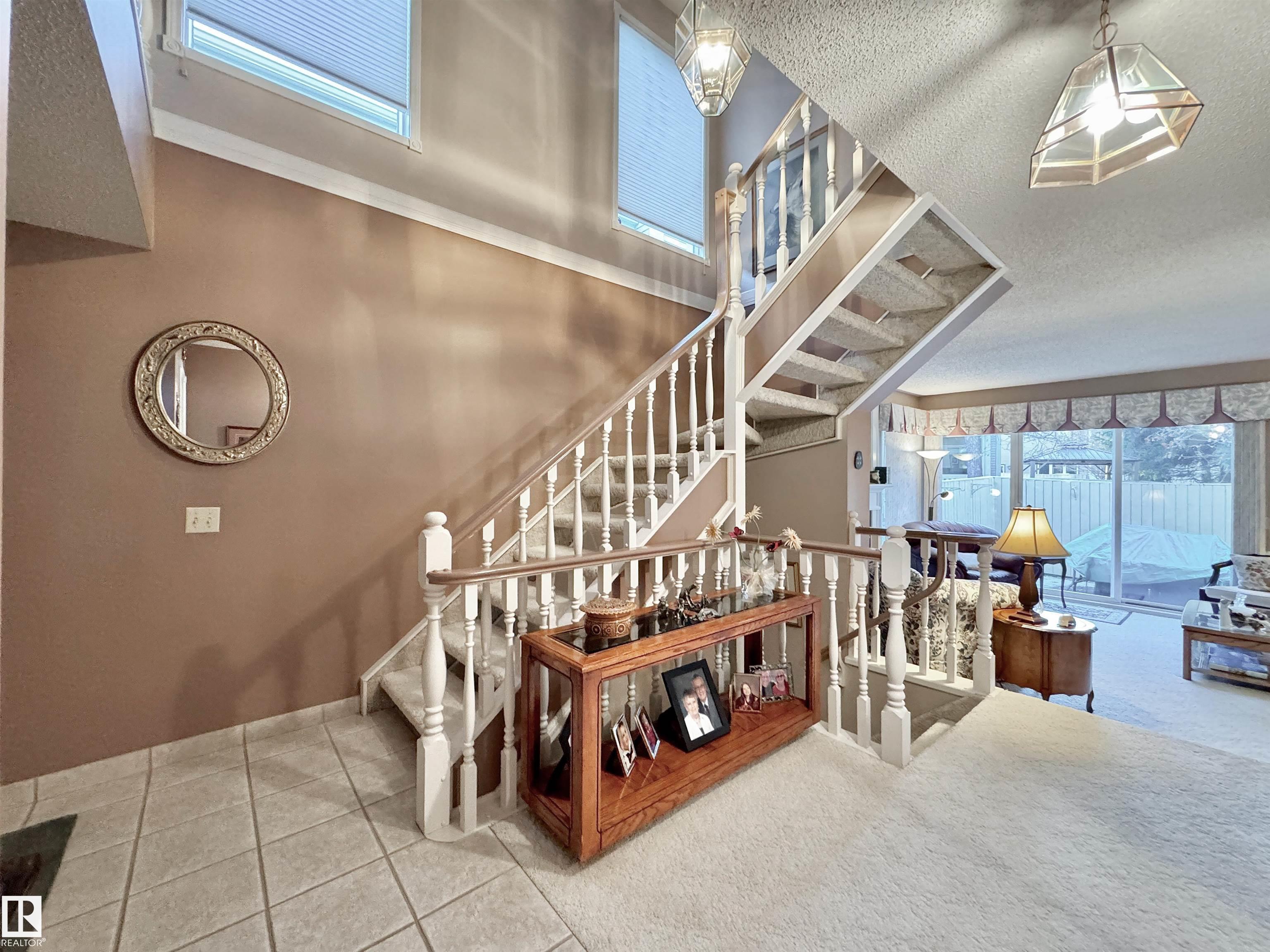 Photo 3 at 1057 109 Street NW, Bearspaw, Edmonton