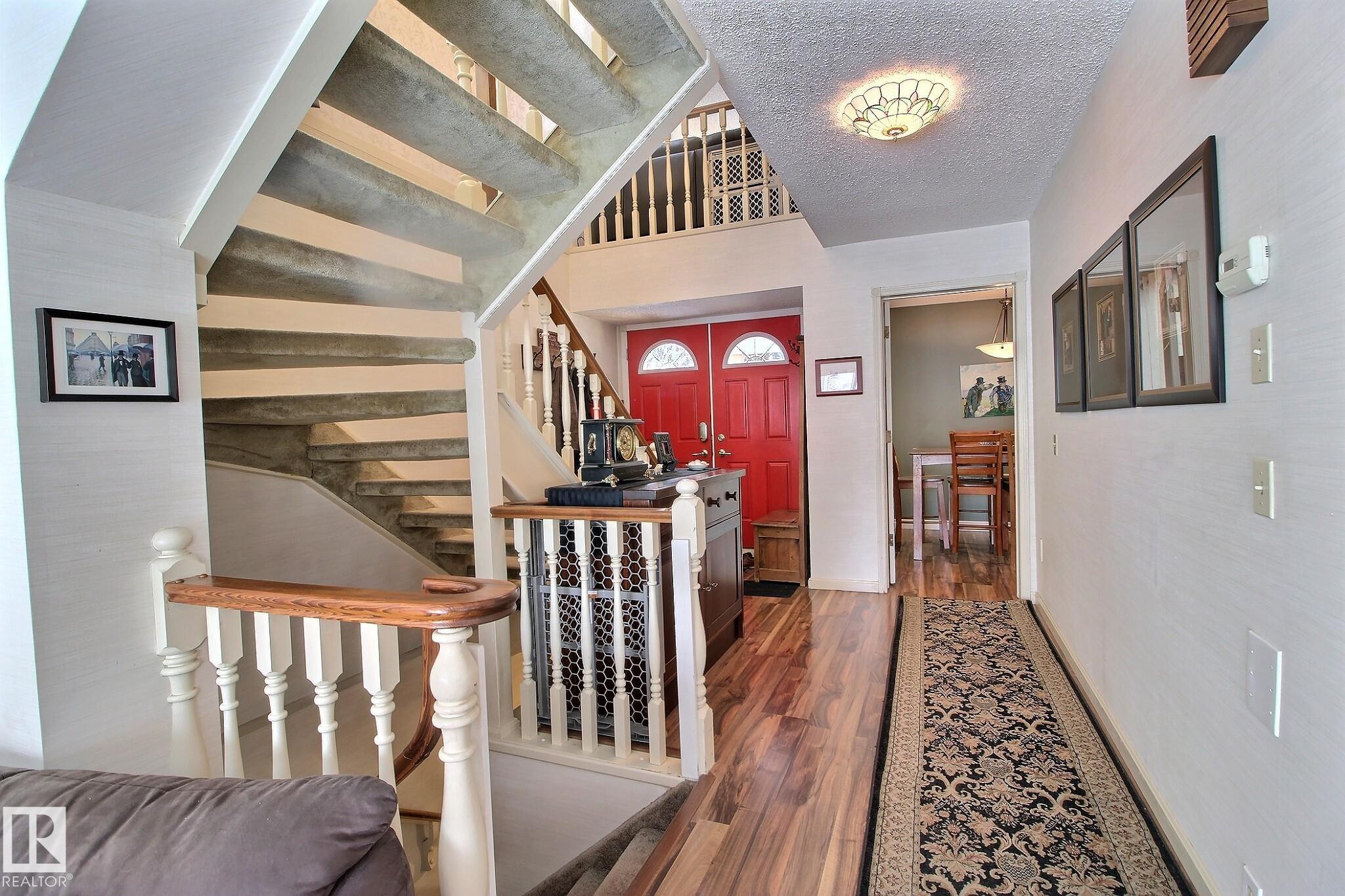 Photo 2 at 1035 109 Street NW, Bearspaw, Edmonton