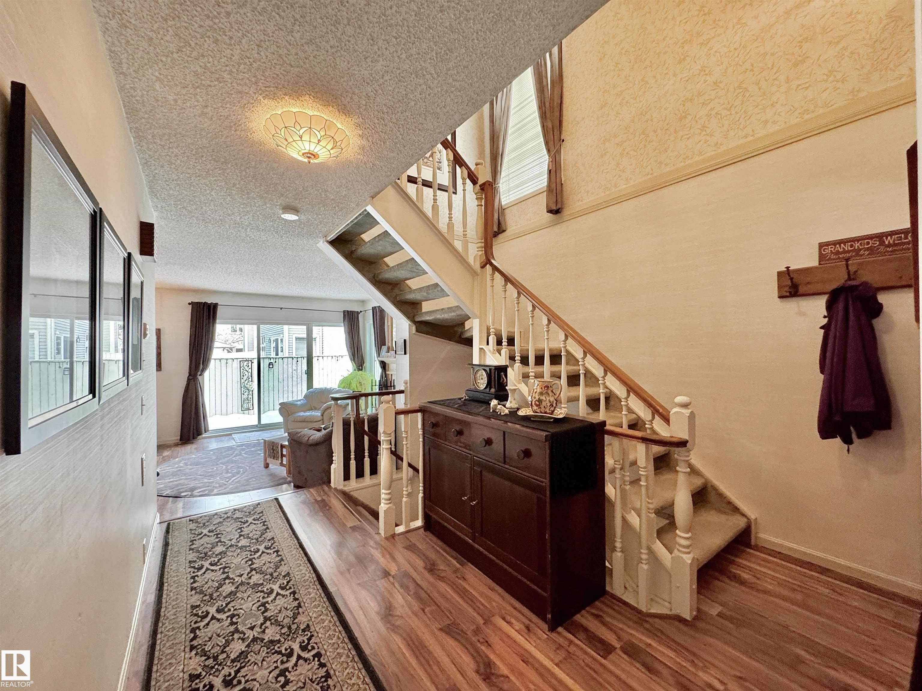Photo 3 at 1035 109 Street NW, Bearspaw, Edmonton