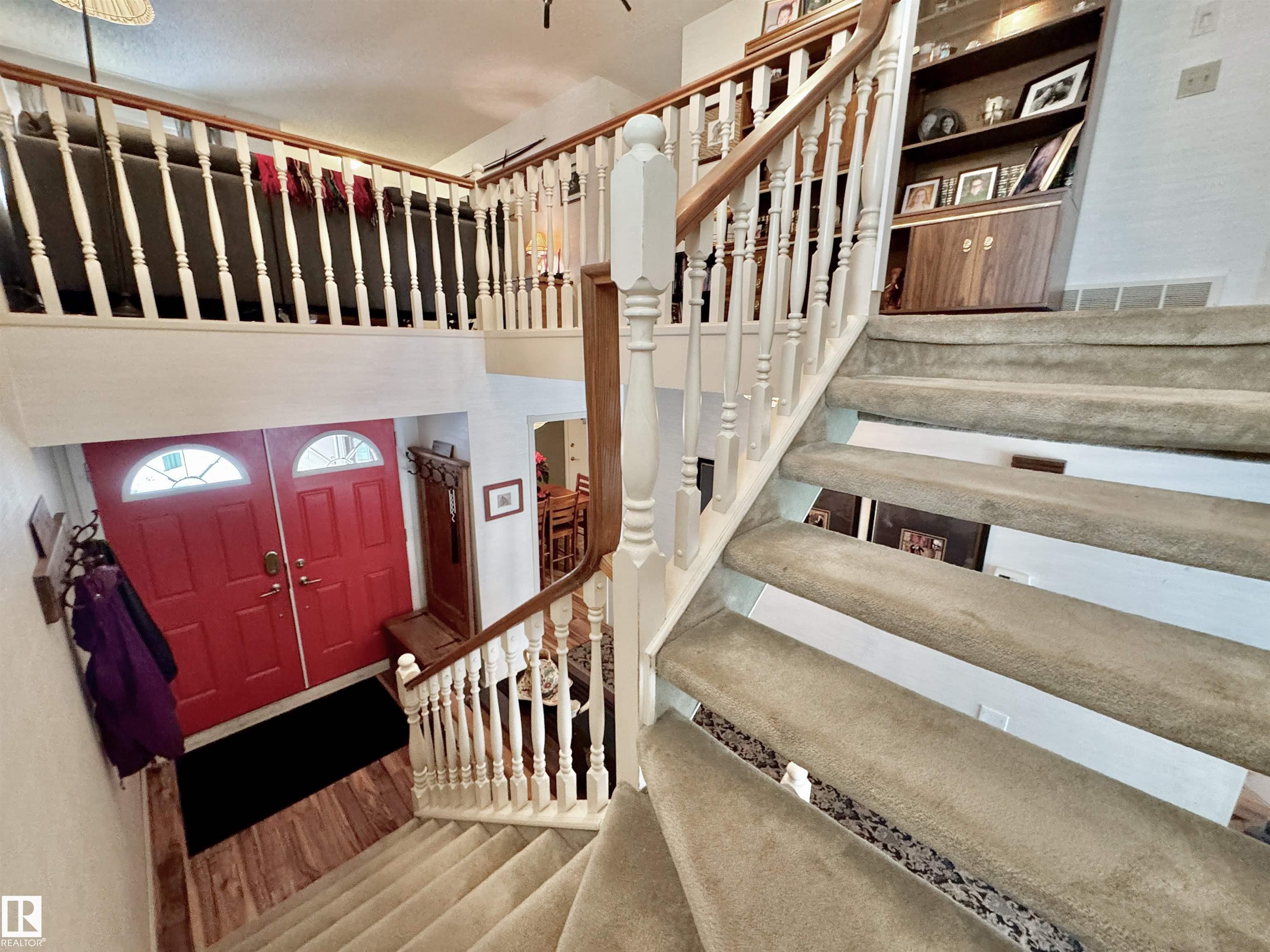 Photo 4 at 1035 109 Street NW, Bearspaw, Edmonton