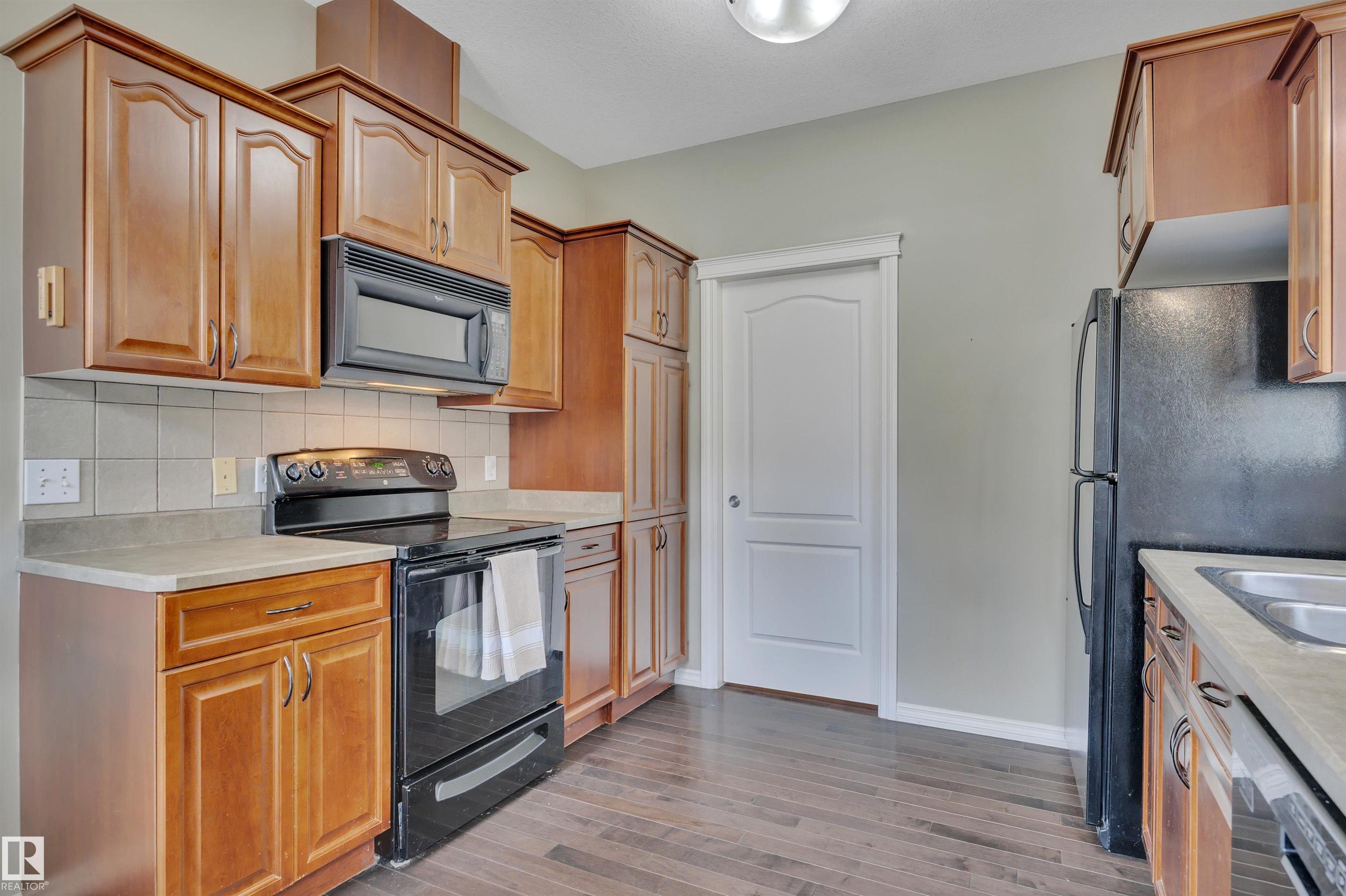Photo 8 at 11520 11 Avenue SW, Rutherford, Edmonton