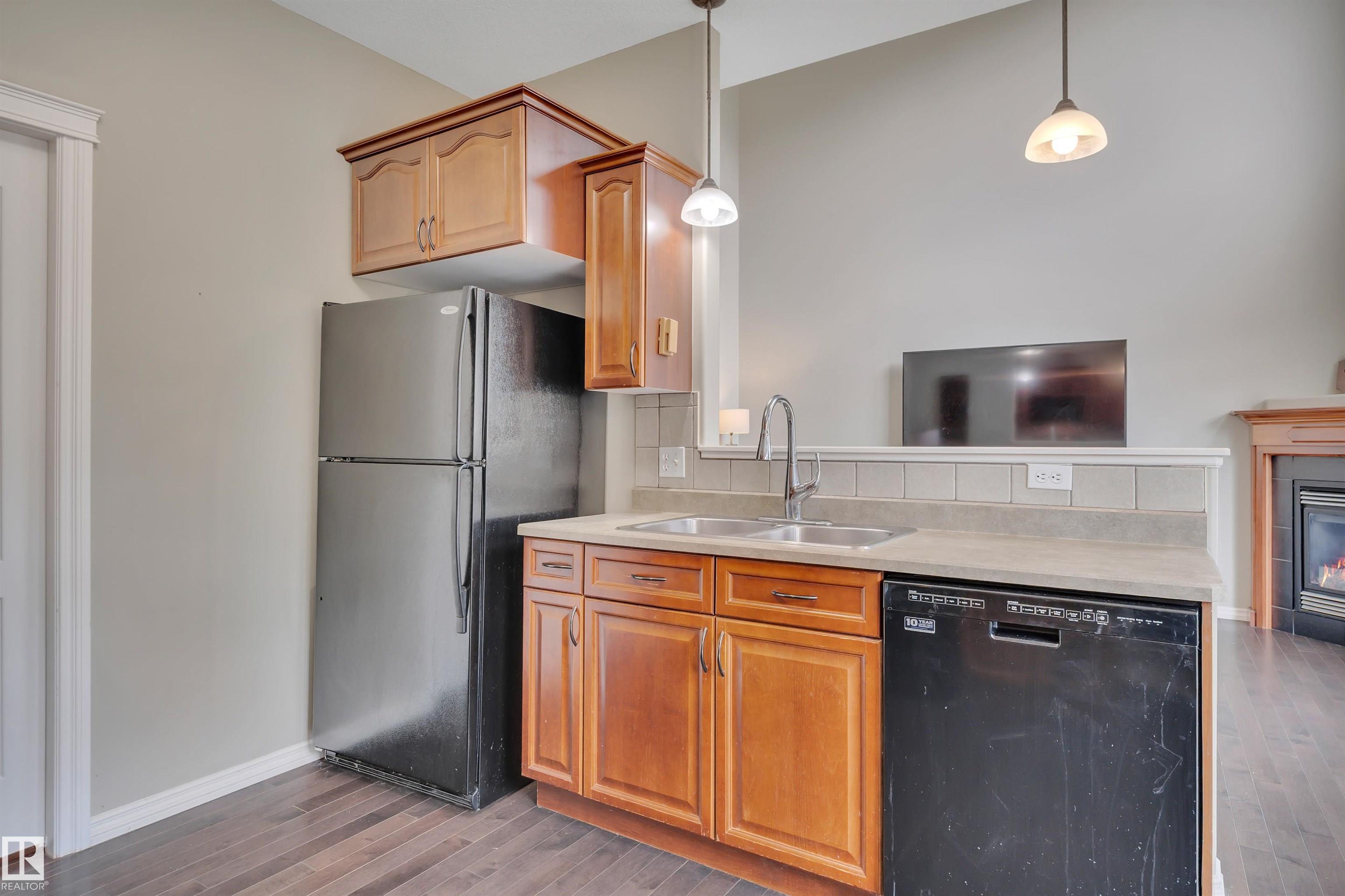 Photo 9 at 11520 11 Avenue SW, Rutherford, Edmonton