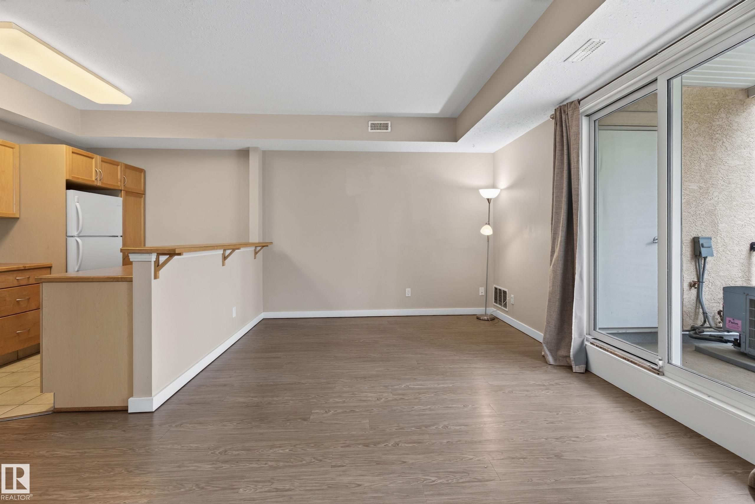 Photo 16 at 109 - 9828 112 Street NW, Wîhkwêntôwin, Edmonton