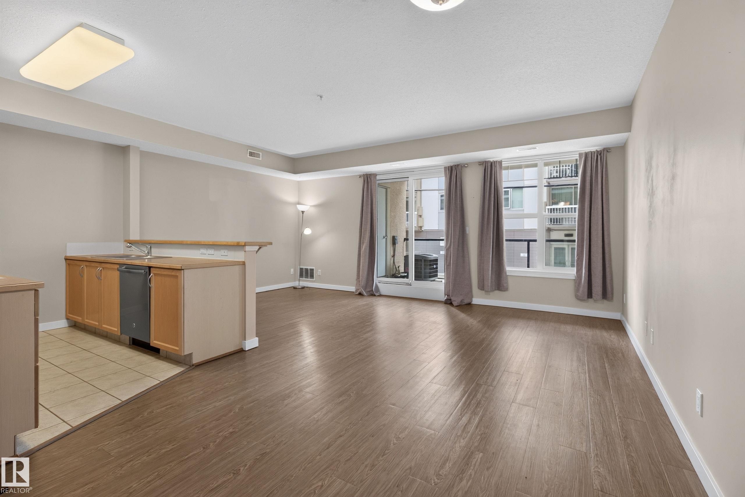 Photo 17 at 109 - 9828 112 Street NW, Wîhkwêntôwin, Edmonton
