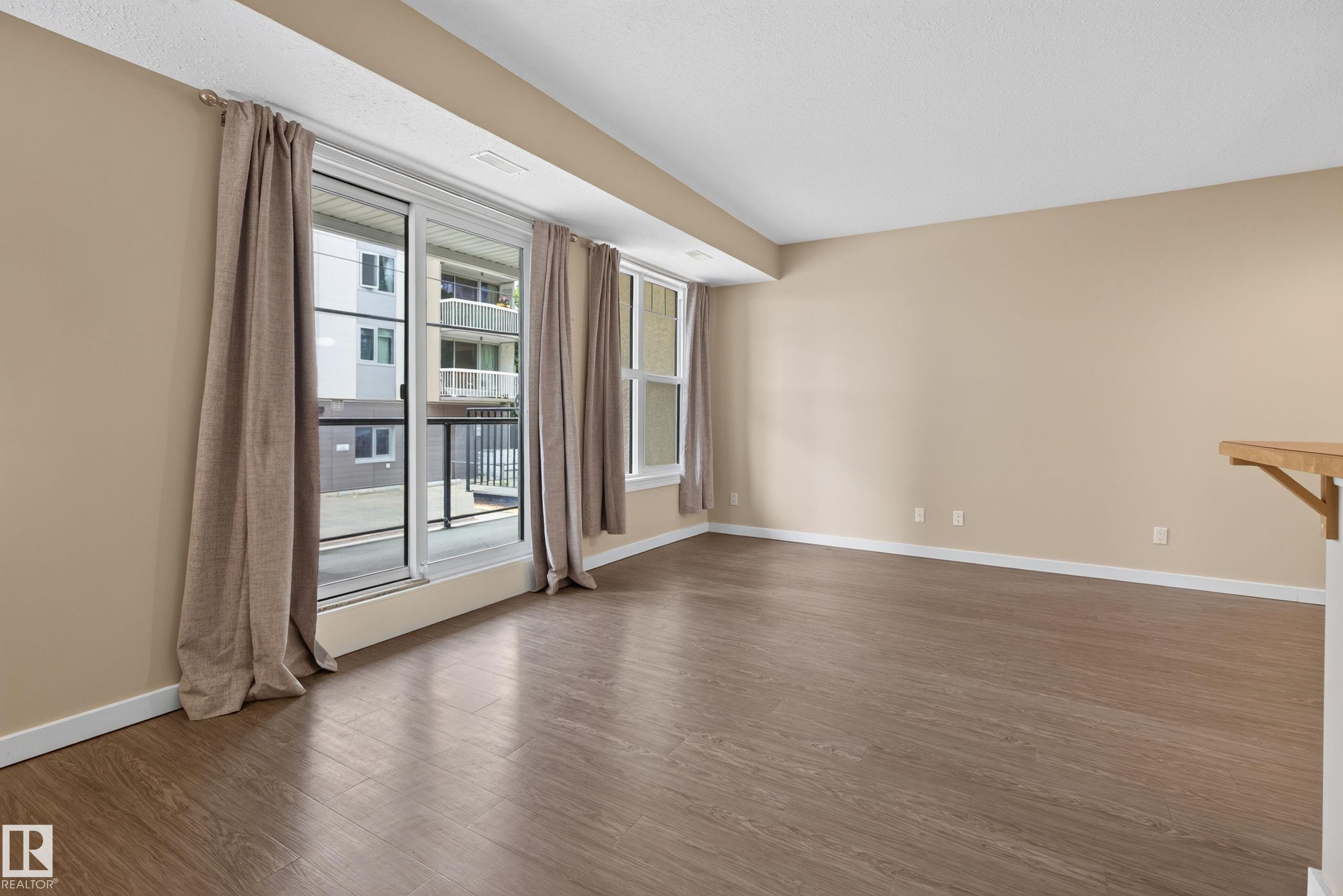 Photo 18 at 109 - 9828 112 Street NW, Wîhkwêntôwin, Edmonton