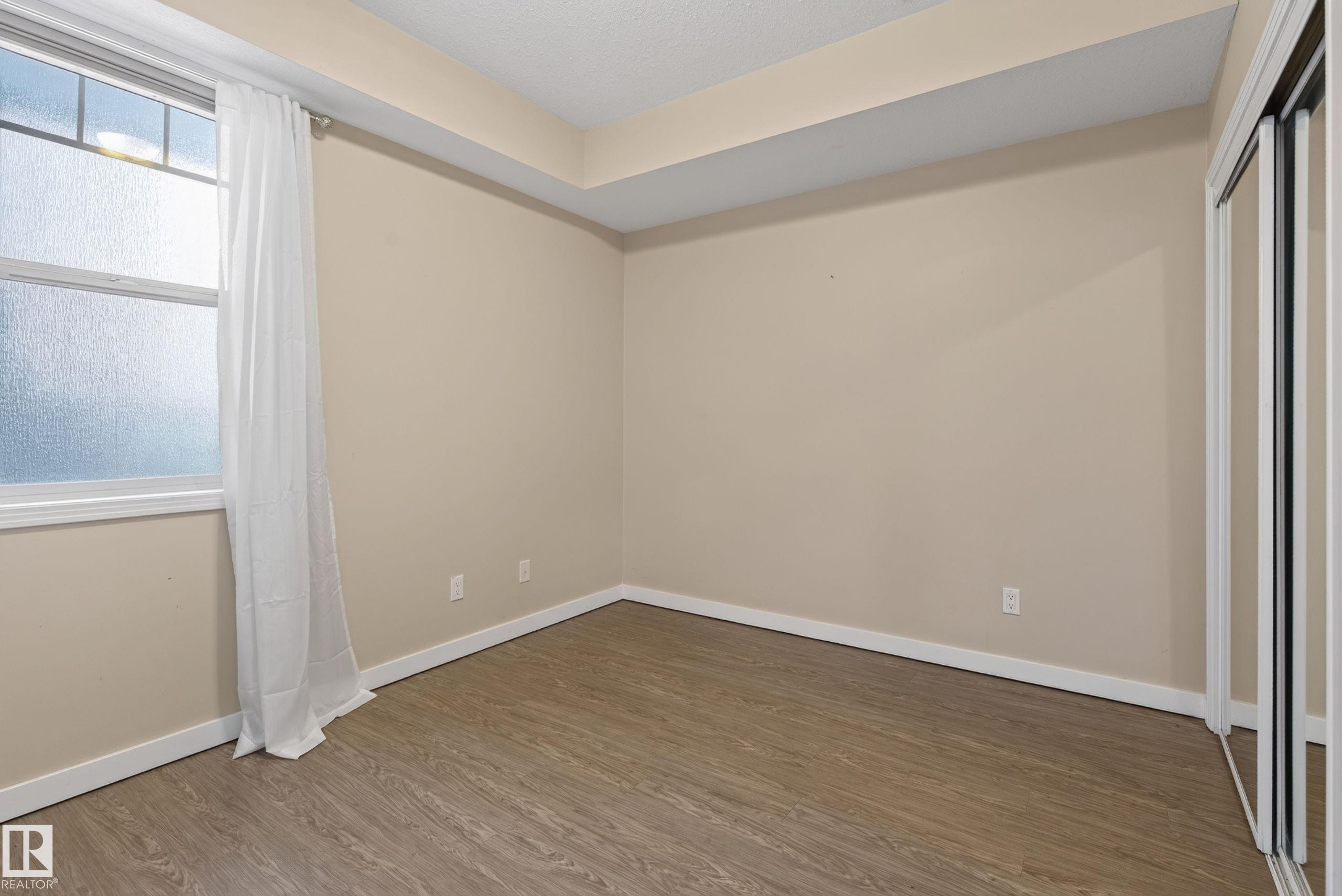 Photo 22 at 109 - 9828 112 Street NW, Wîhkwêntôwin, Edmonton