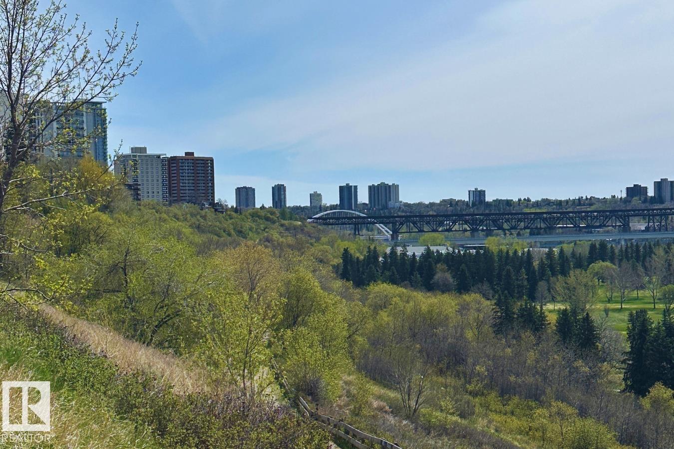 https://zimg.paragon.ice.com/ParagonImages/Property/PM/RAE/225407172/70/0/0/c6b5501de0c0109797113f3f969f84ed/1/9068edc46fb22cdec430076e50e98a67/225407172-6304a6f8-75b9-4882-9afc-3c867fb50e80.JPG