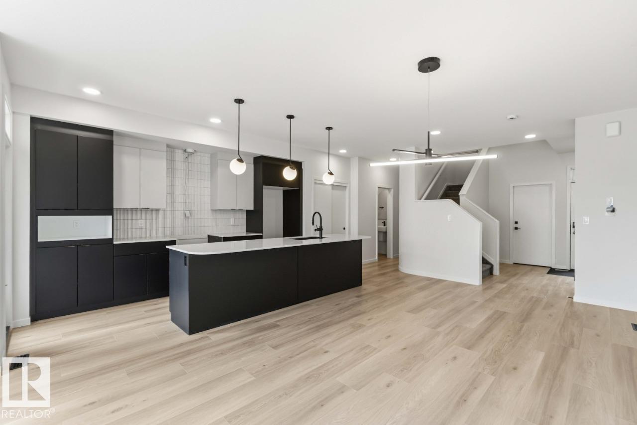 Photo 5 at 22522 83a Avenue NW, Rosenthal, Edmonton