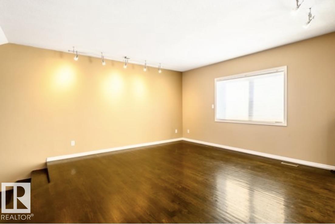 Photo 12 at 18633 122 Avenue NW, Kinokamau Plains Area, Edmonton