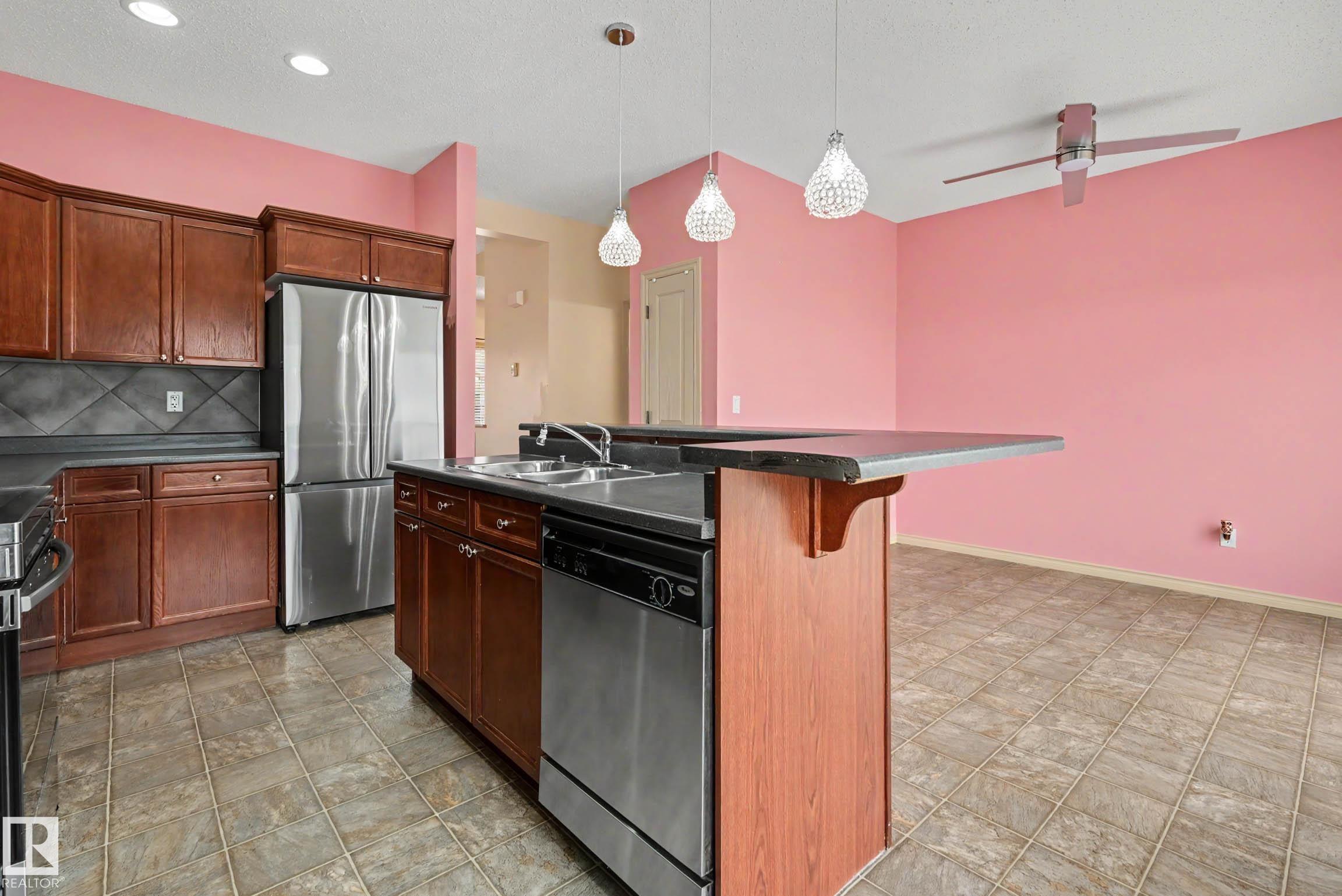 Photo 14 at 92 - 13825 155 Avenue NW, Carlton, Edmonton