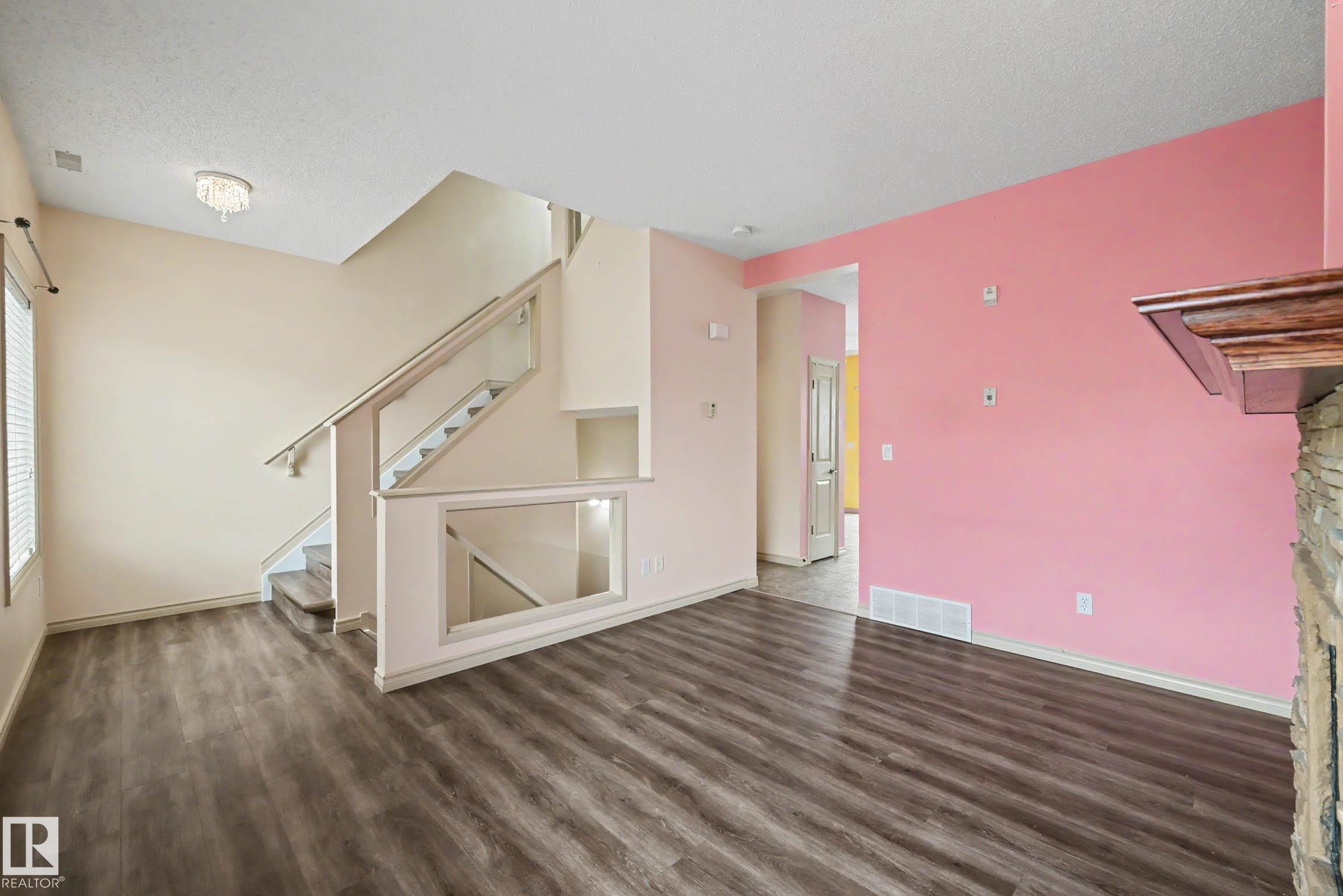 Photo 5 at 92 - 13825 155 Avenue NW, Carlton, Edmonton