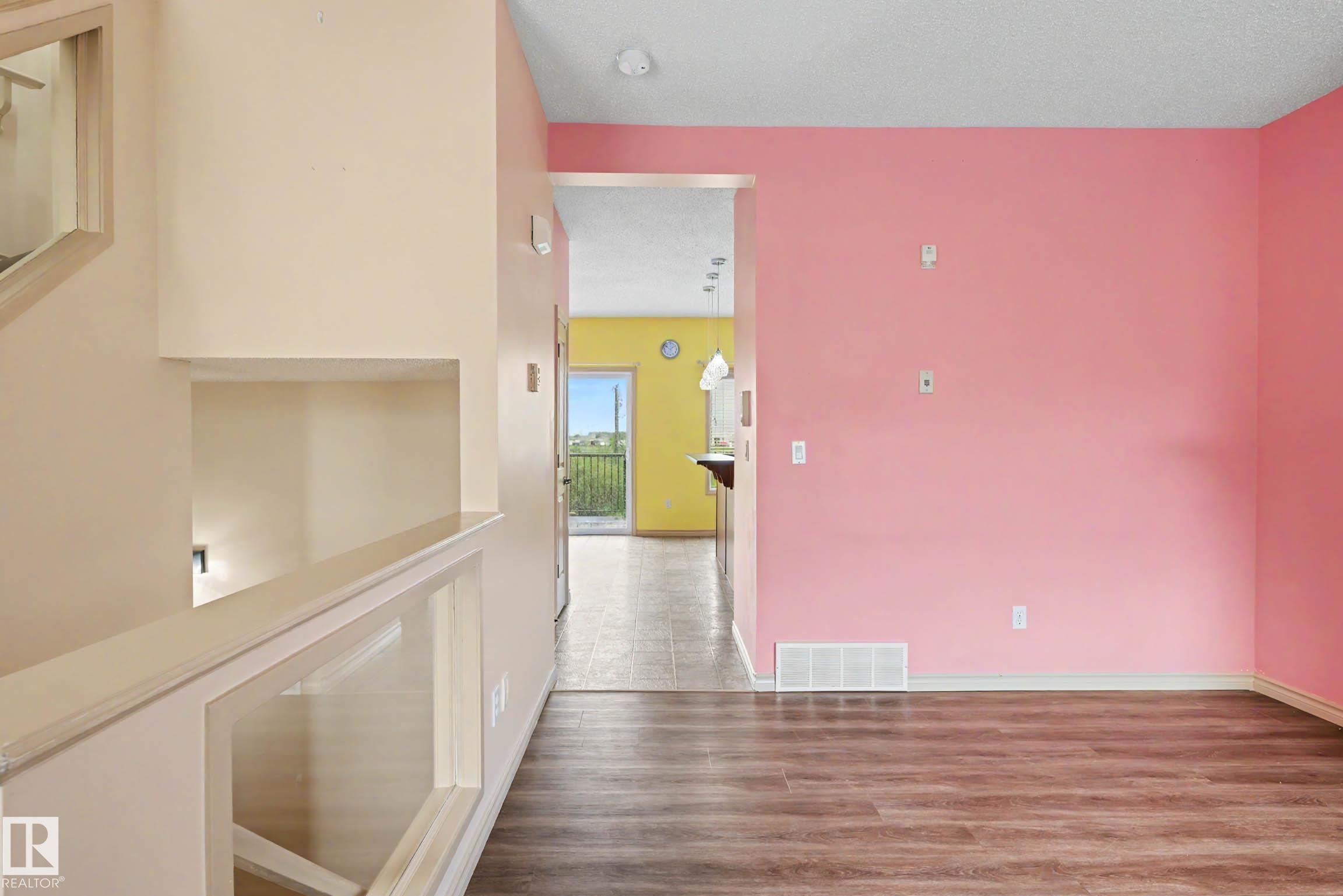 Photo 6 at 92 - 13825 155 Avenue NW, Carlton, Edmonton