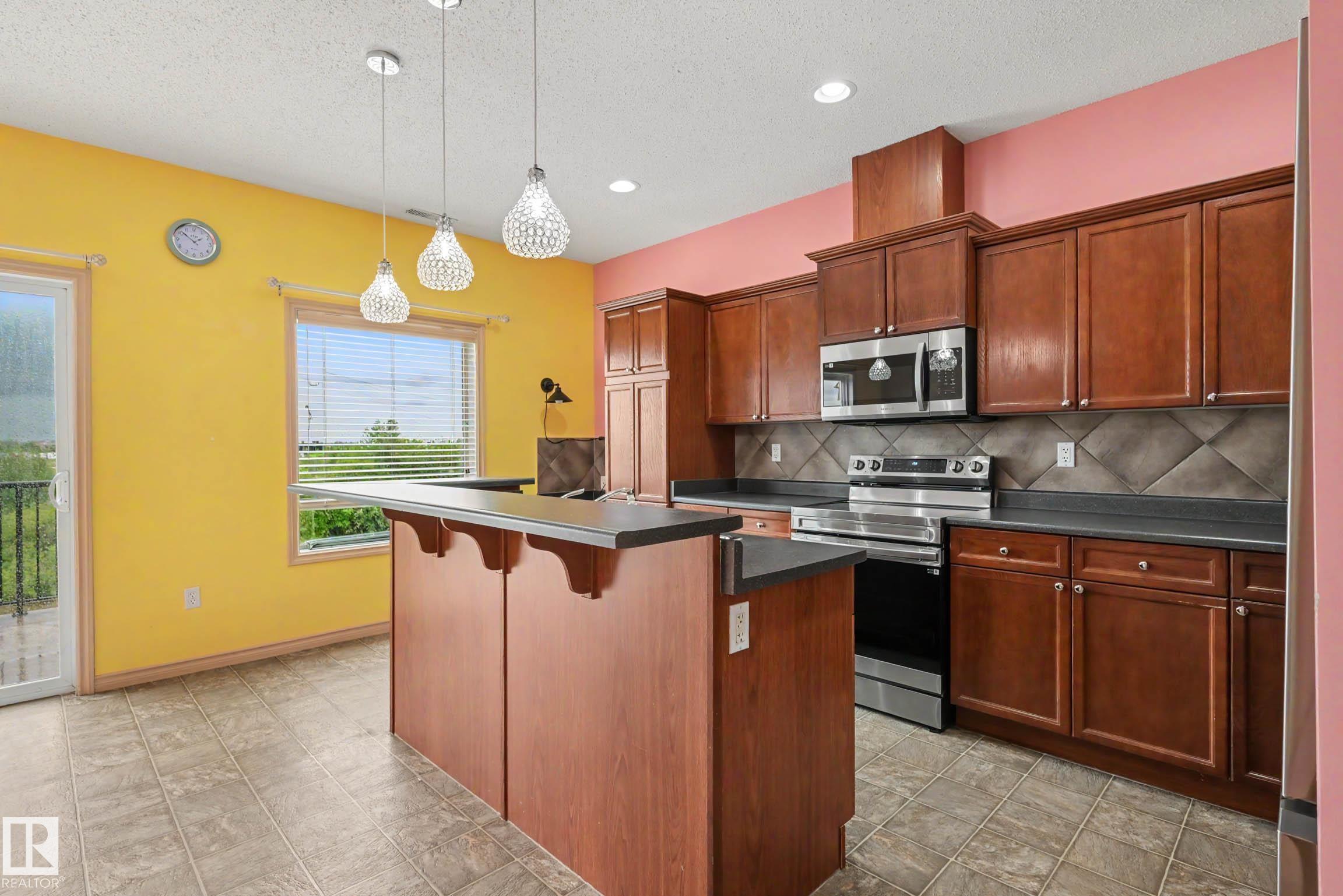 Photo 8 at 92 - 13825 155 Avenue NW, Carlton, Edmonton