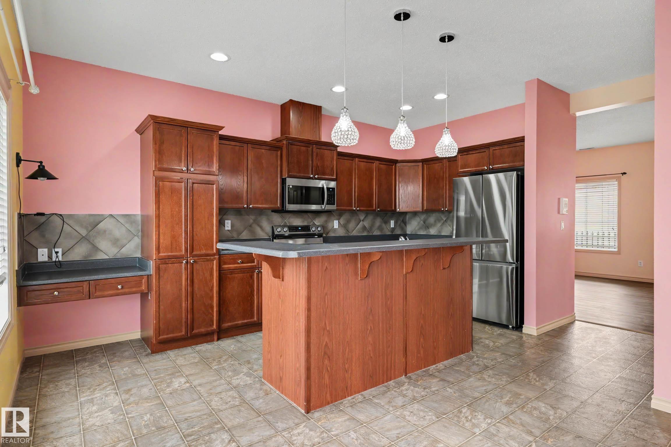 Photo 9 at 92 - 13825 155 Avenue NW, Carlton, Edmonton