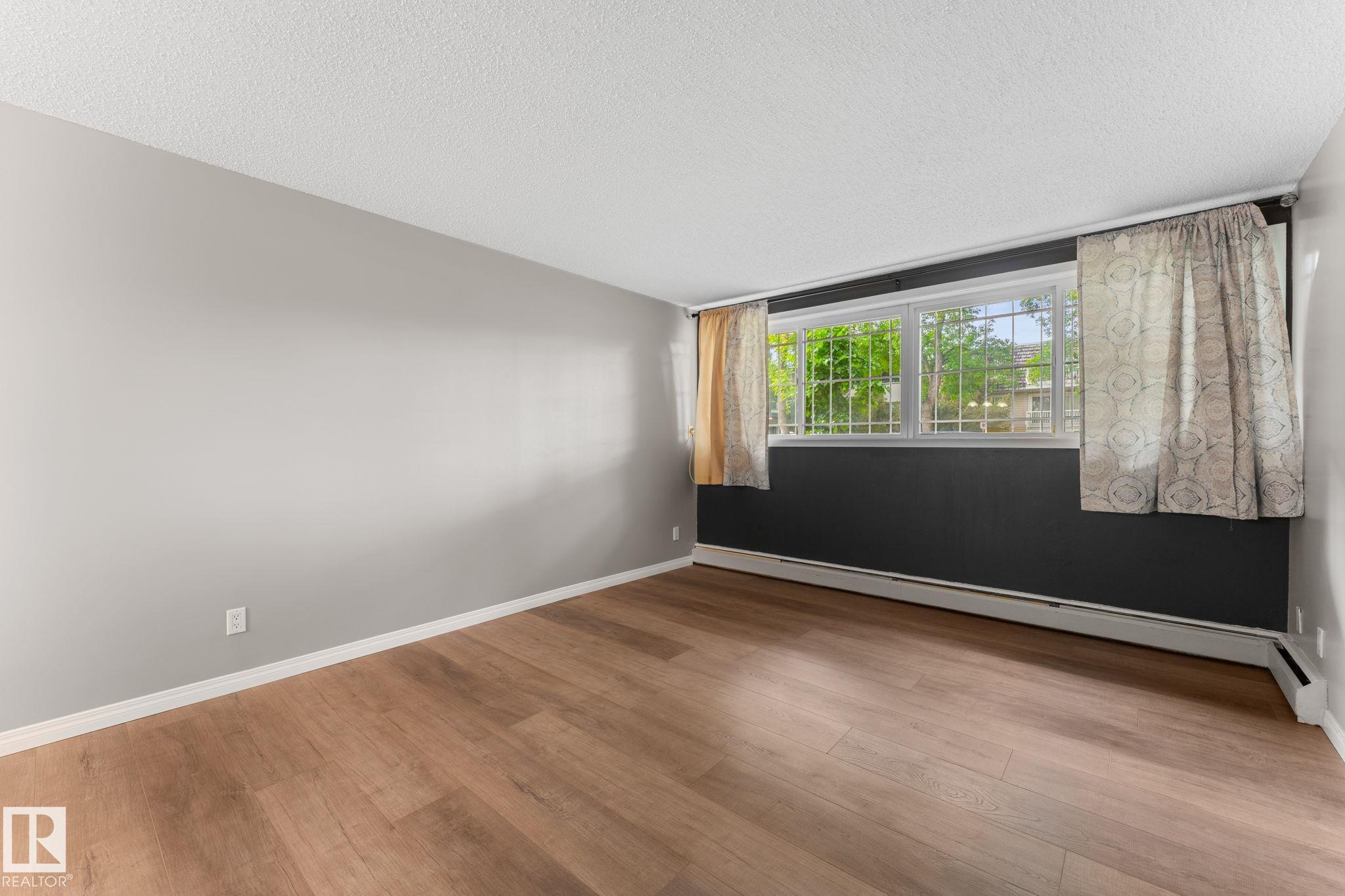 Photo 16 at 102 - 10225 114 Street NW, Wîhkwêntôwin, Edmonton