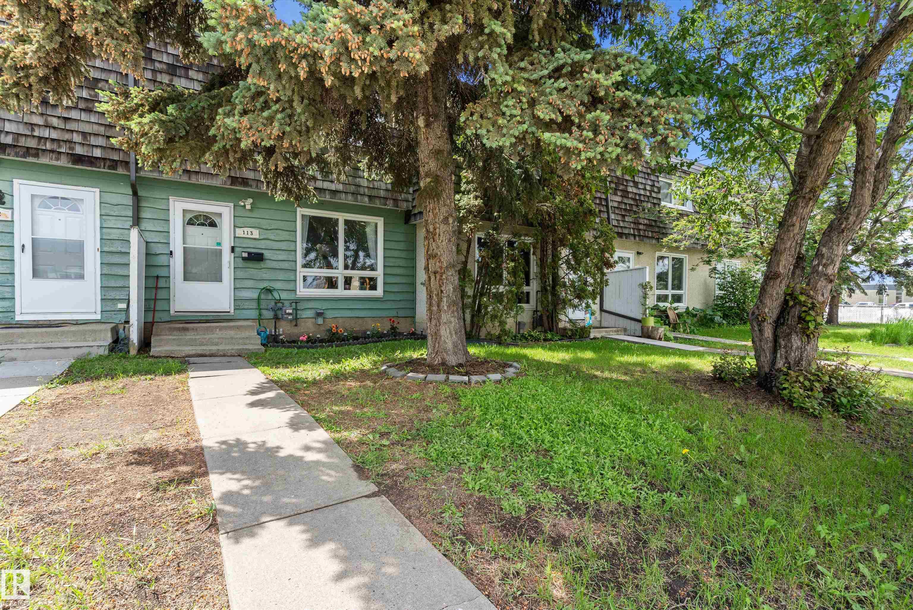 Photo 3 at 113 Mayfair Mews NW, Northmount, Edmonton