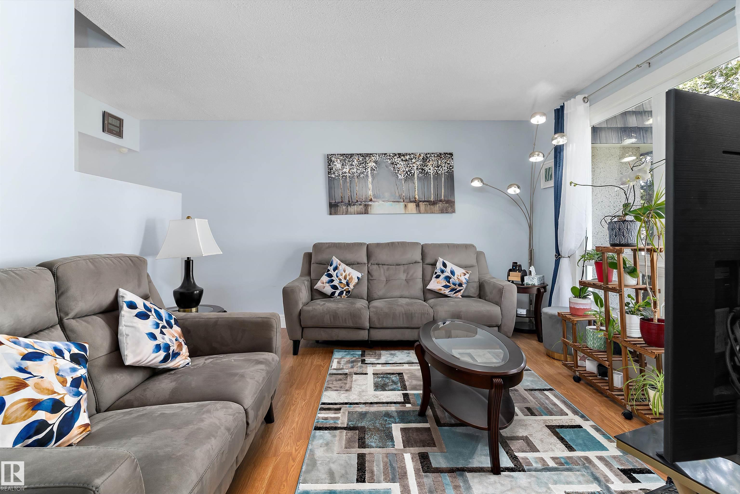 Photo 5 at 113 Mayfair Mews NW, Northmount, Edmonton